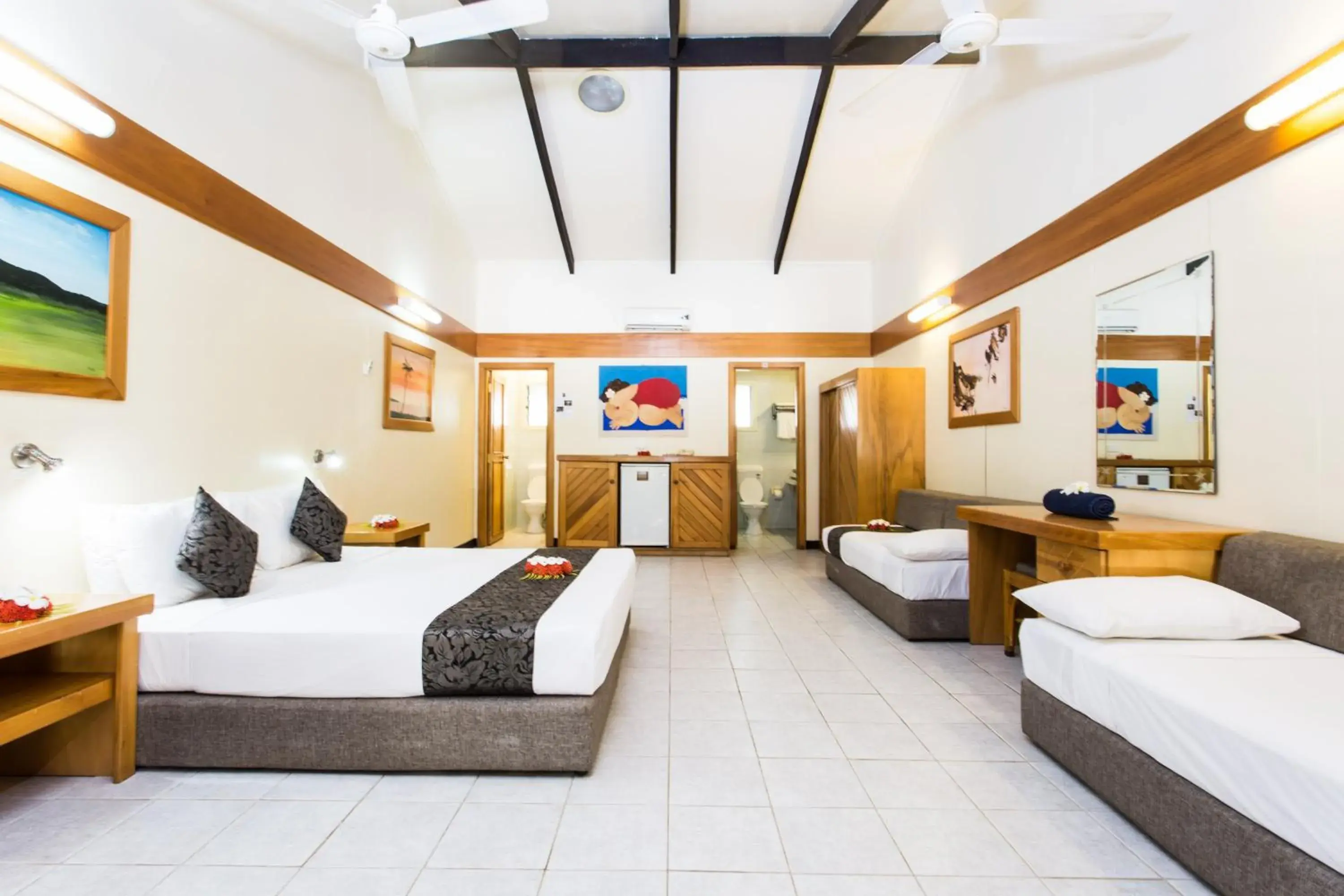 Bed in Plantation Island Resort Bed in Plantation Island Resort