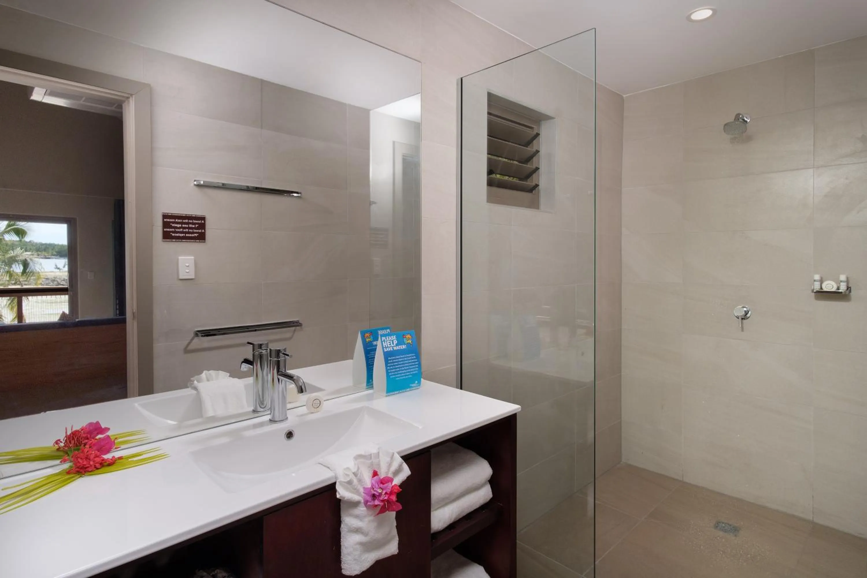 Bathroom in Plantation Island Resort