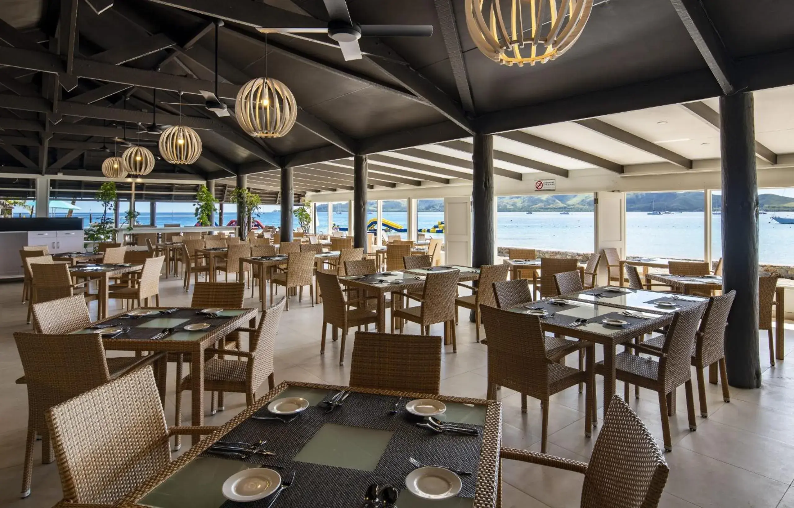 Restaurant/places to eat in Plantation Island Resort Restaurant/places to eat in Plantation Island Resort