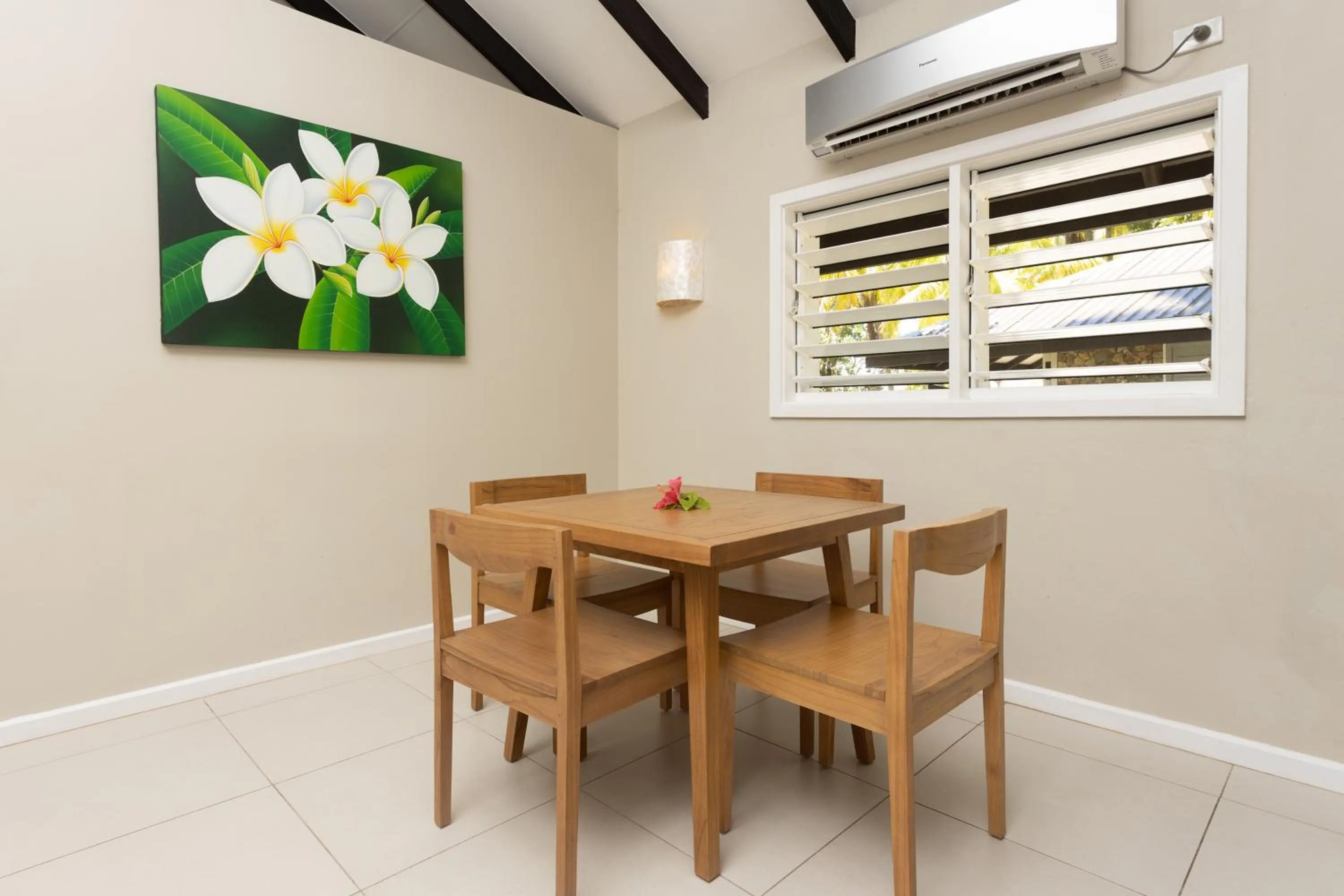 Seating area in Plantation Island Resort