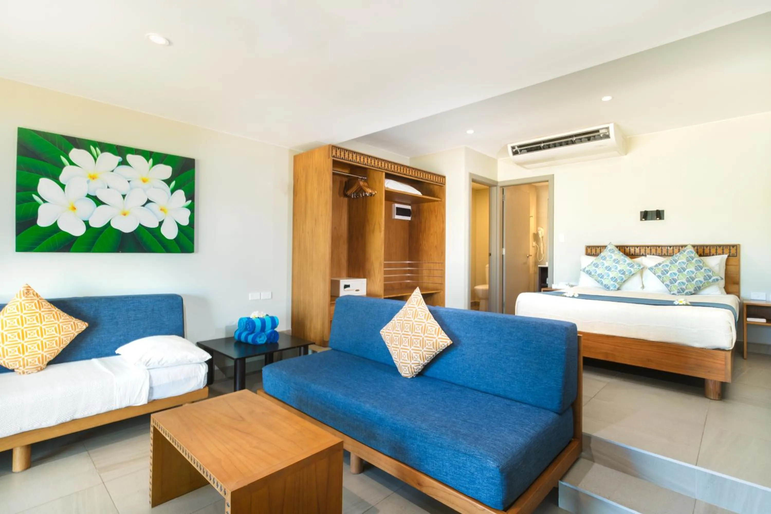 View (from property/room), Bed in Plantation Island Resort