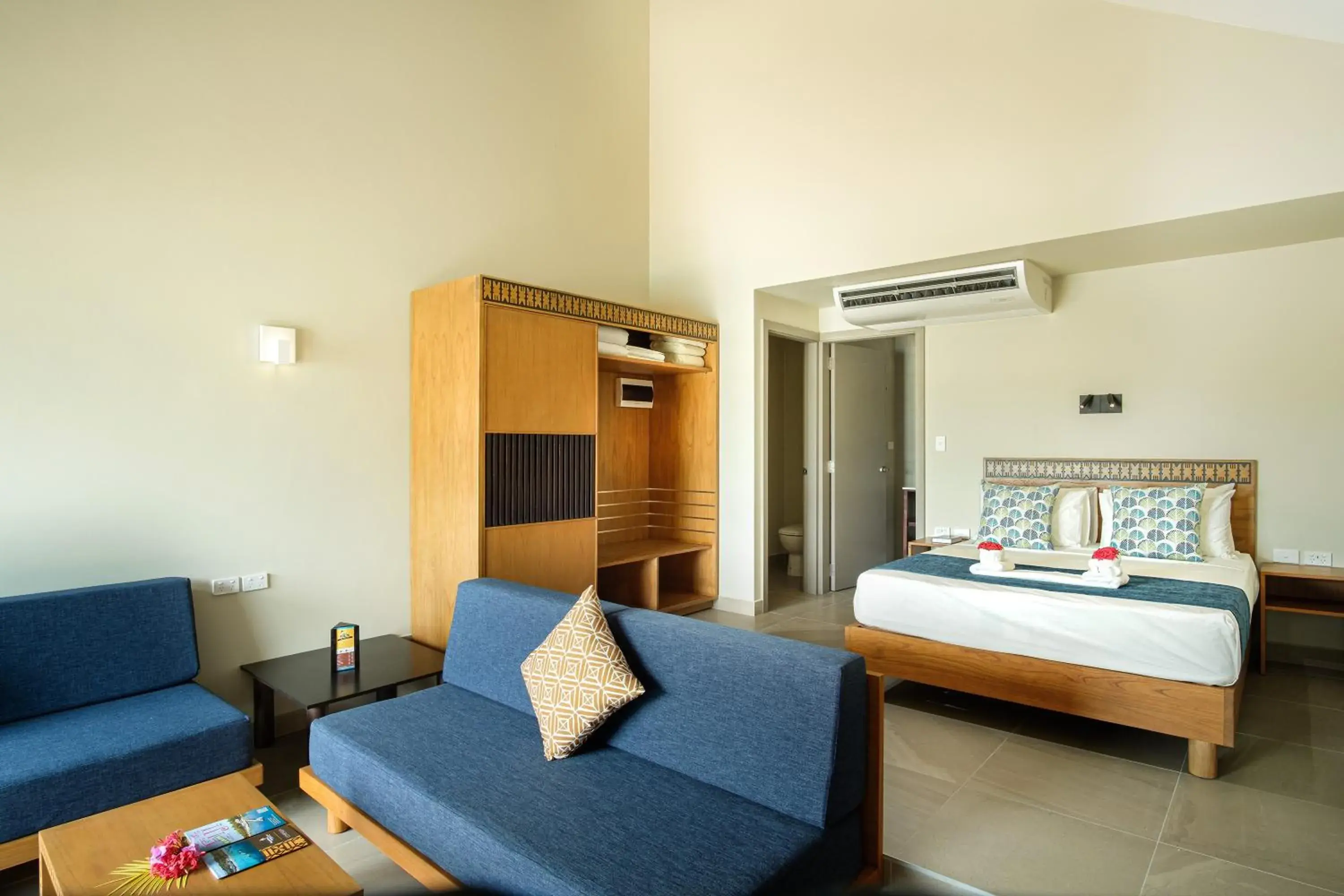 Photo of the whole room, Bed in Plantation Island Resort Photo of the whole room, Bed in Plantation Island Resort