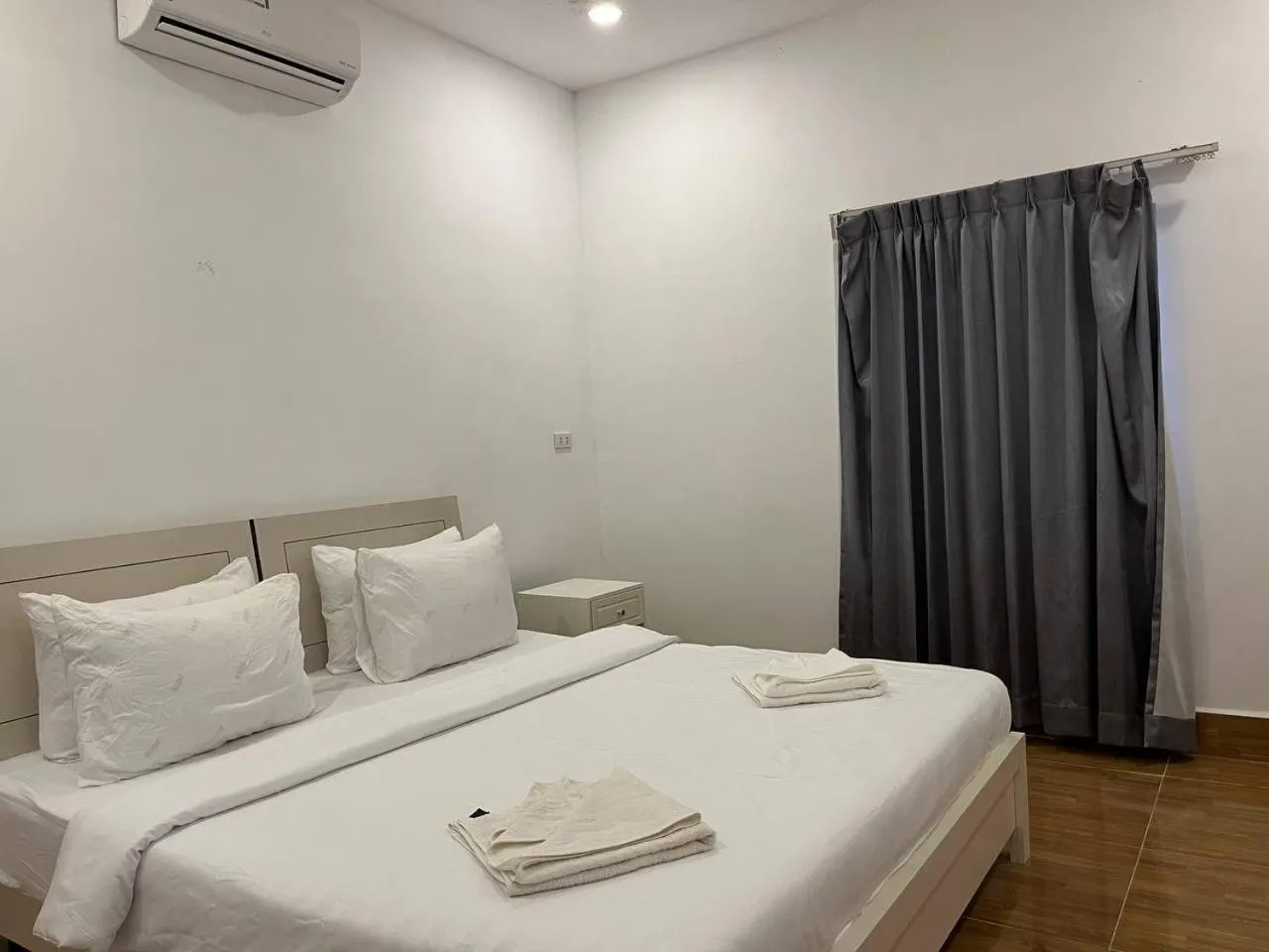 Bedroom, Bed in SCARLET SAILS VILLA