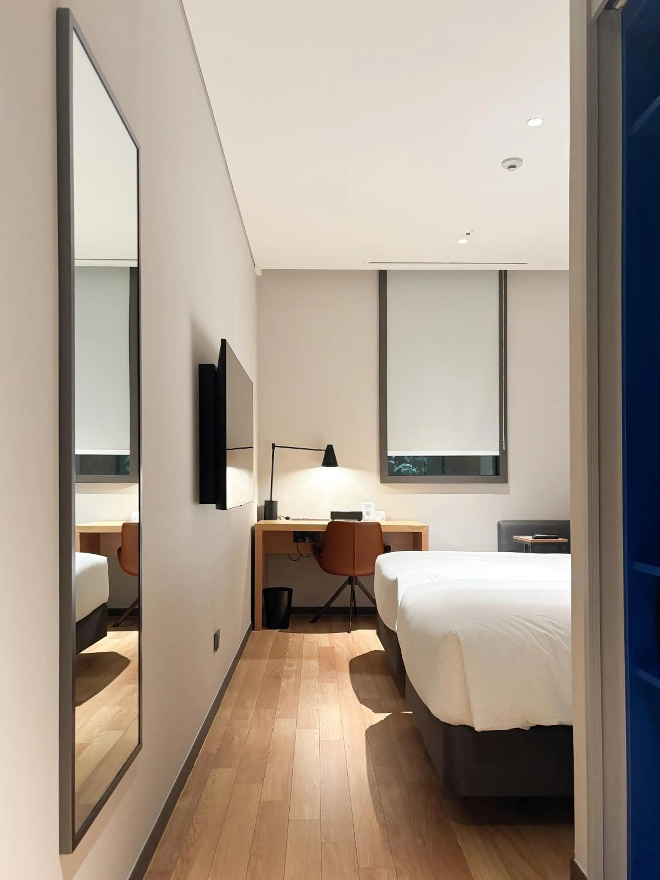 TV and multimedia, Bed in Ibis Ambassador Suwon