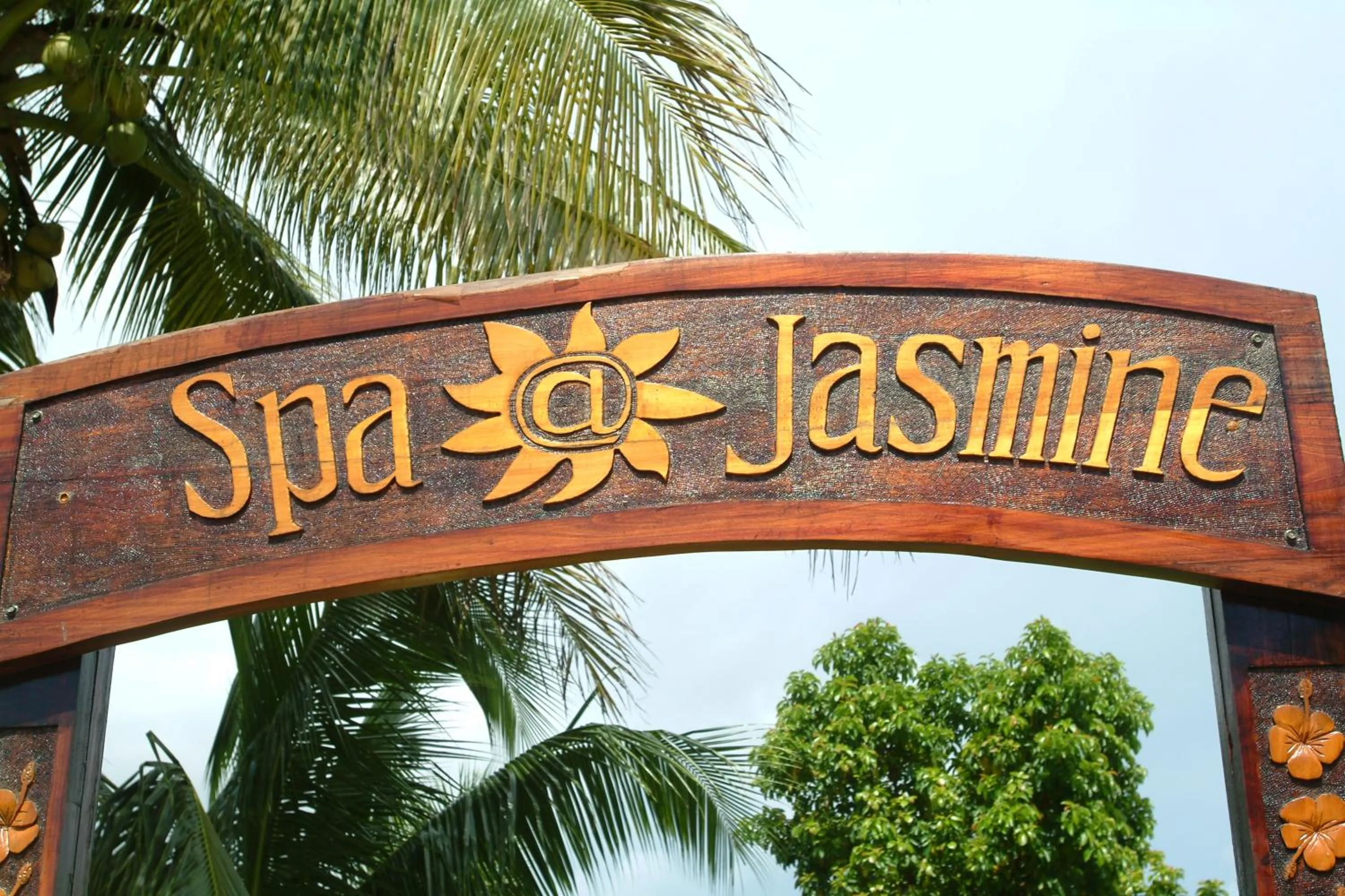 Massage in Hexagon International Hotel, Villas & Spa