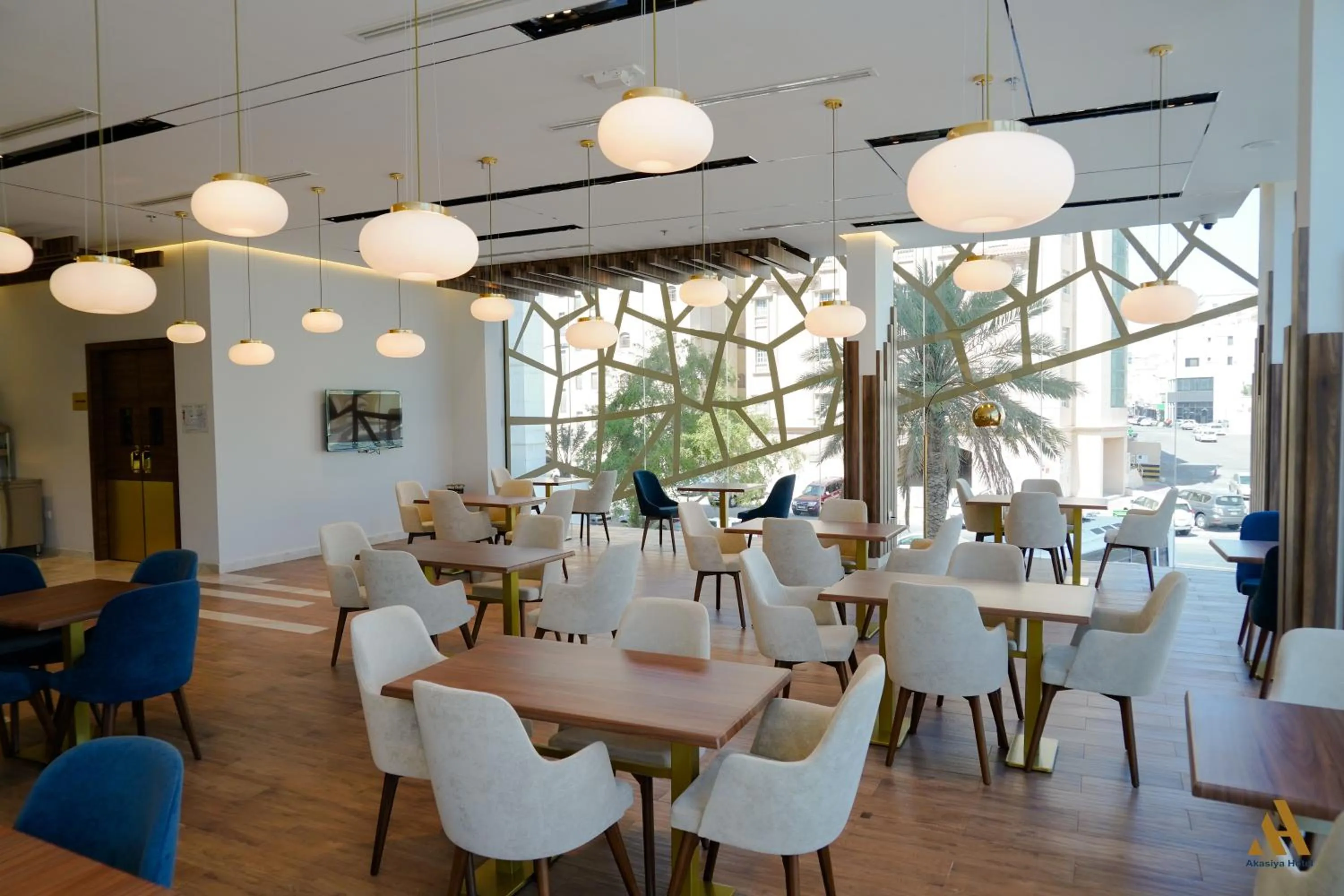 Restaurant/places to eat in AKASIYA HOTEL