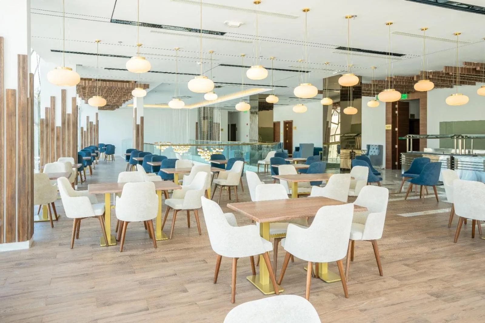 Restaurant/places to eat in AKASIYA HOTEL