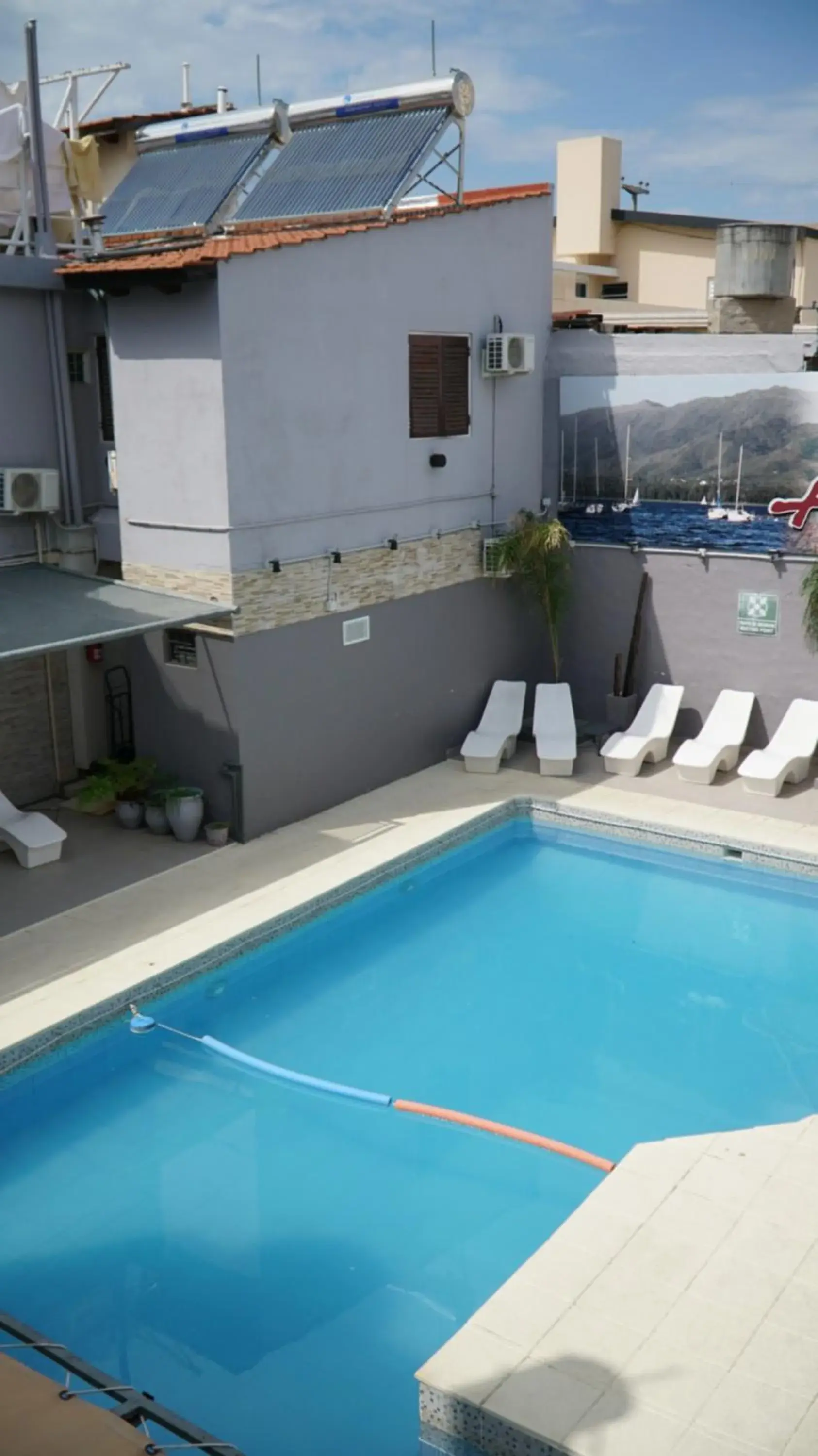 Swimming pool in Aranjuez Real Swimming pool in Aranjuez Real