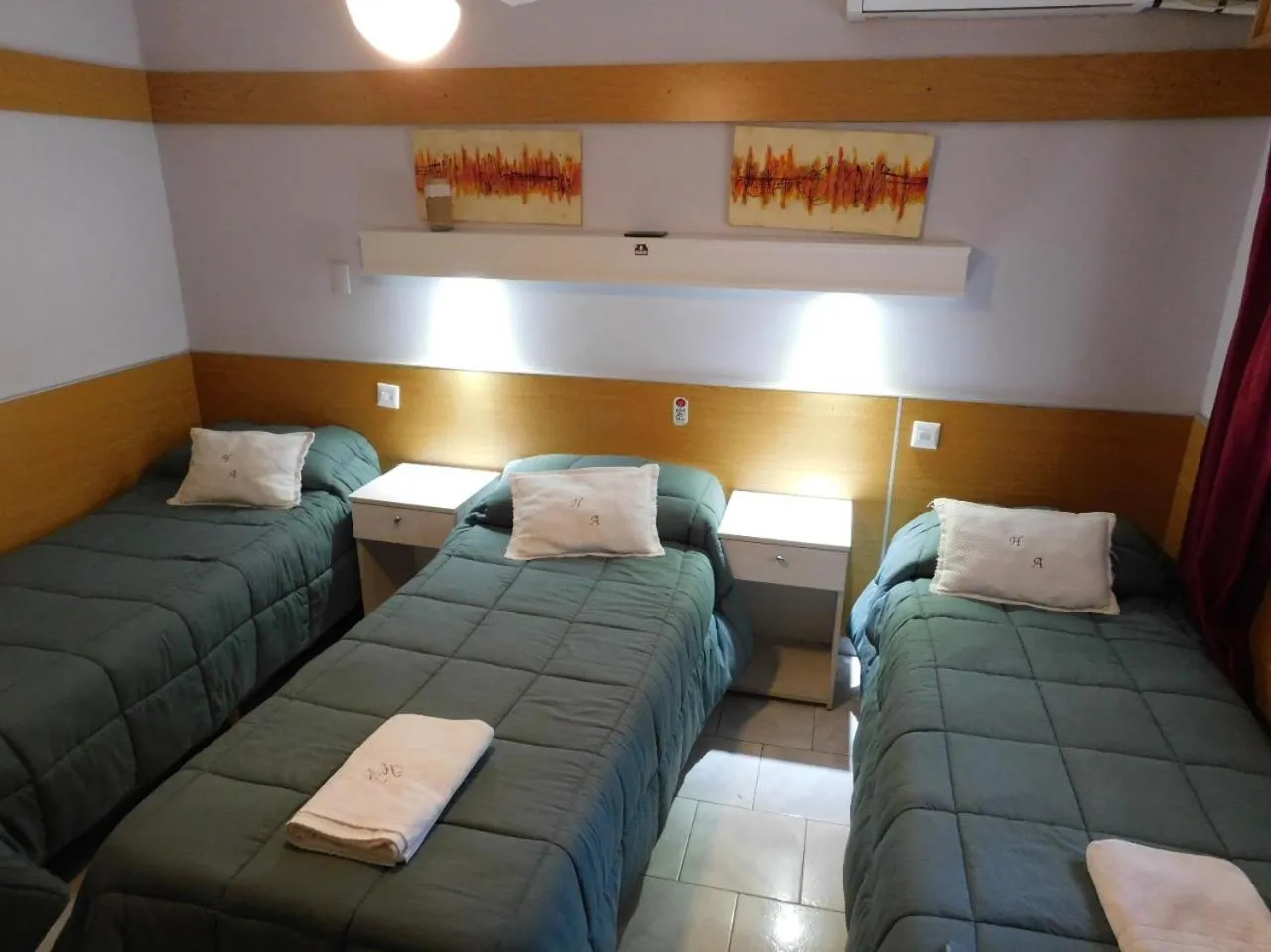 Photo of the whole room, Bed in Aranjuez Real