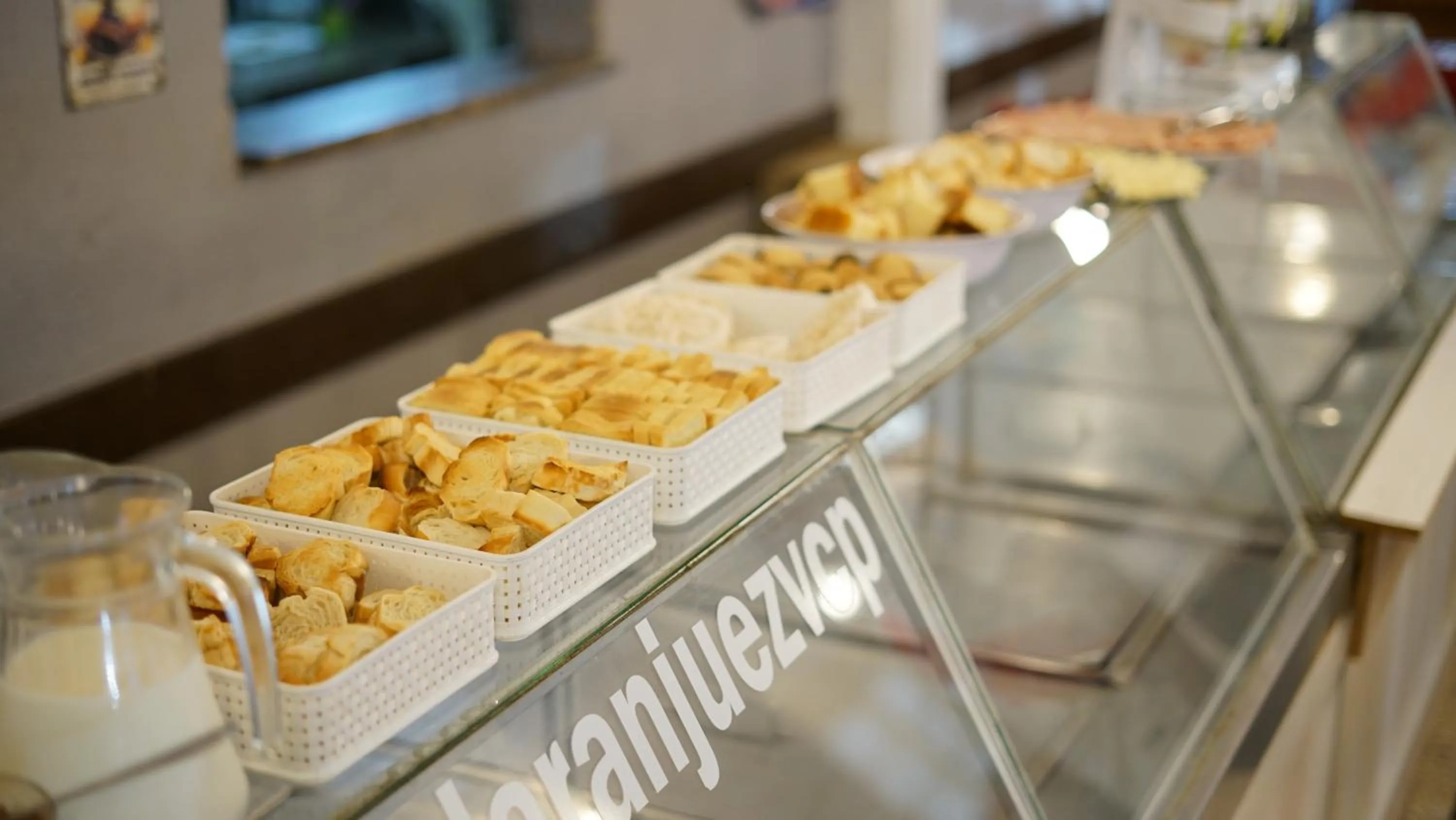 Buffet breakfast in Aranjuez Real