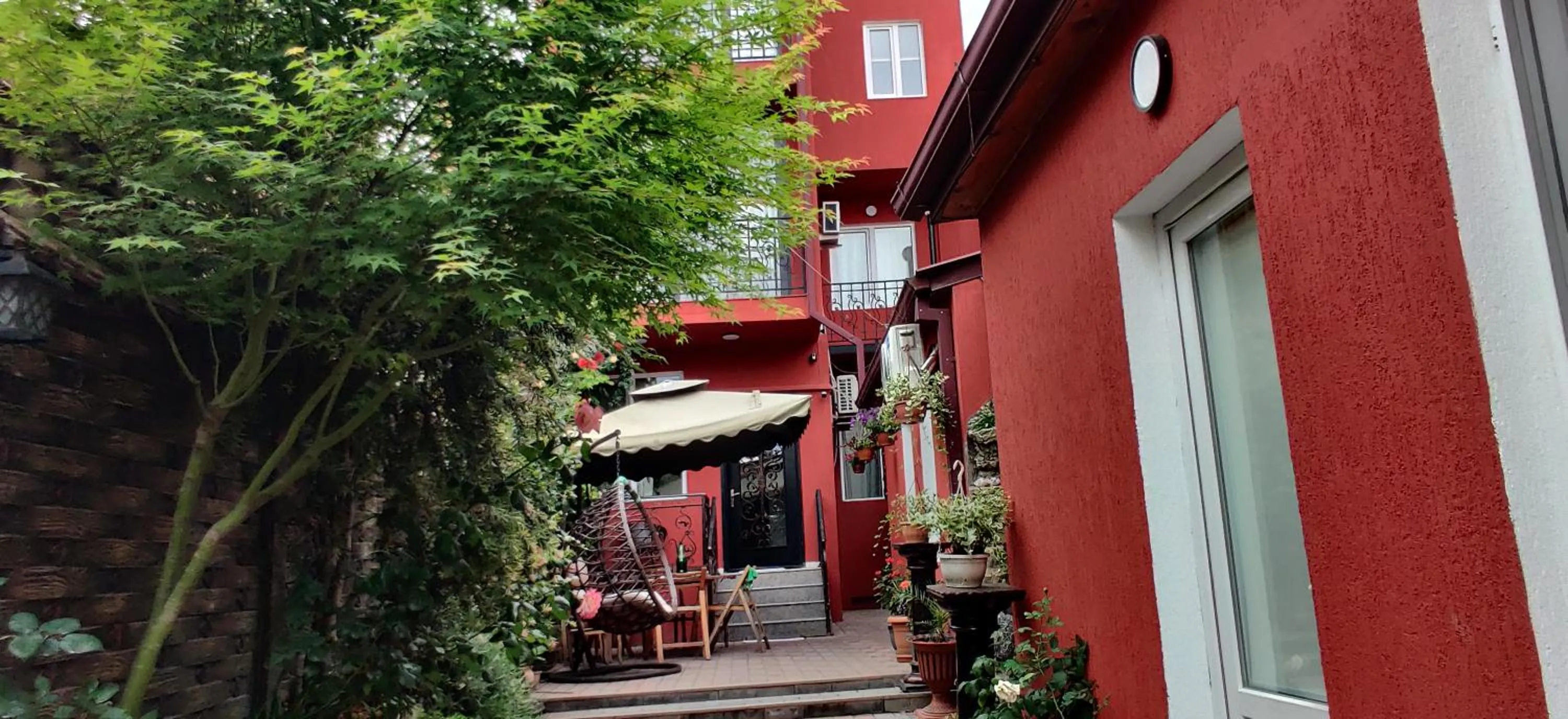 Property building in Queen Tamar