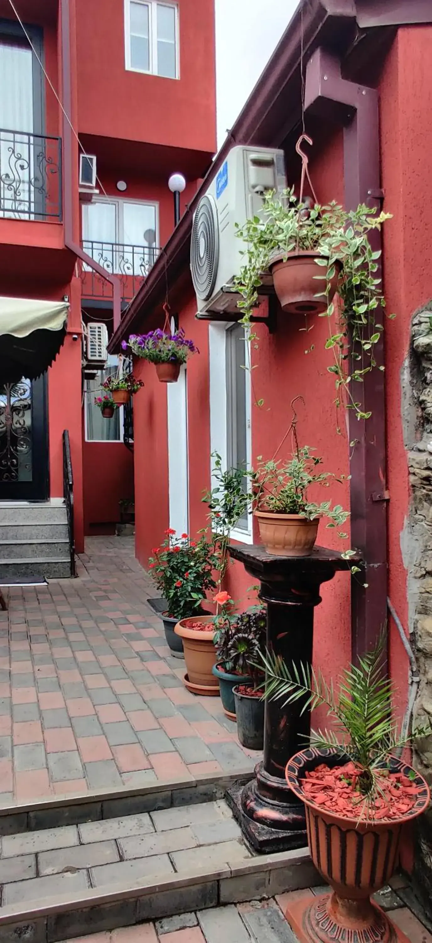 Property building in Mimino T&G Property building in Mimino T&G