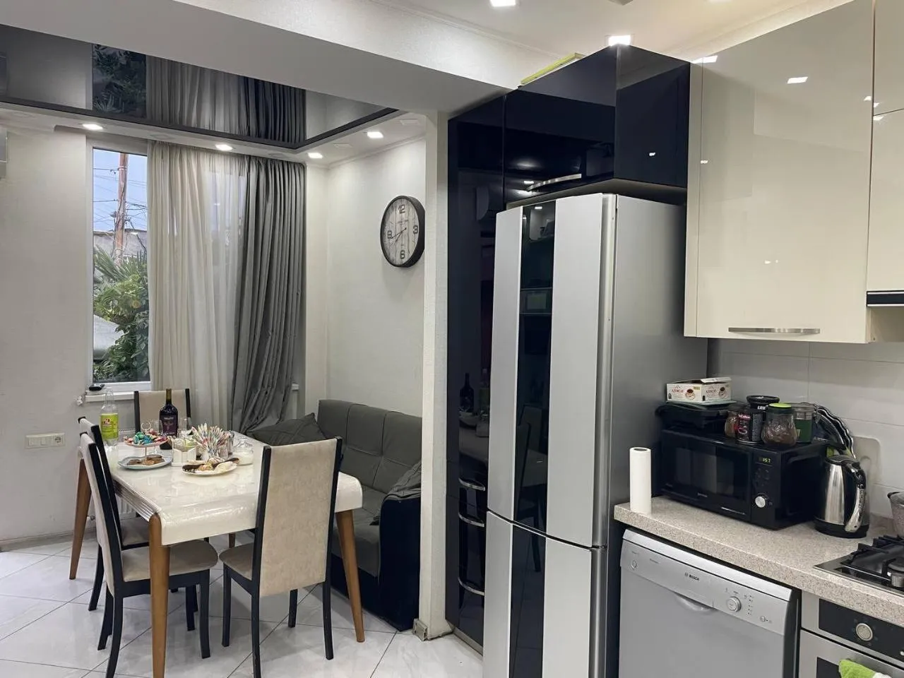 Kitchen or kitchenette in Queen Tamar