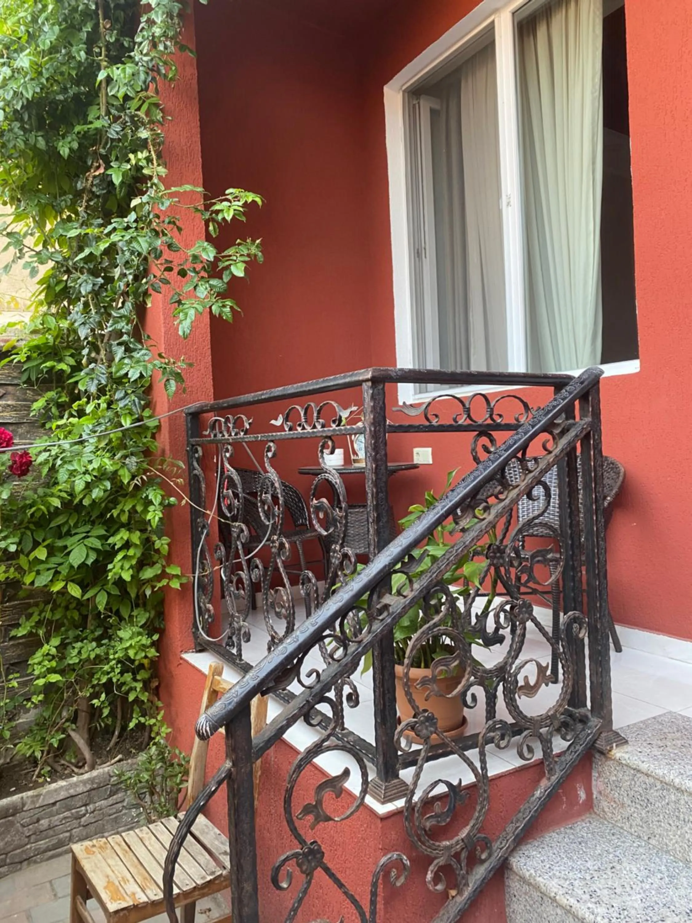 Property building in Queen Tamar