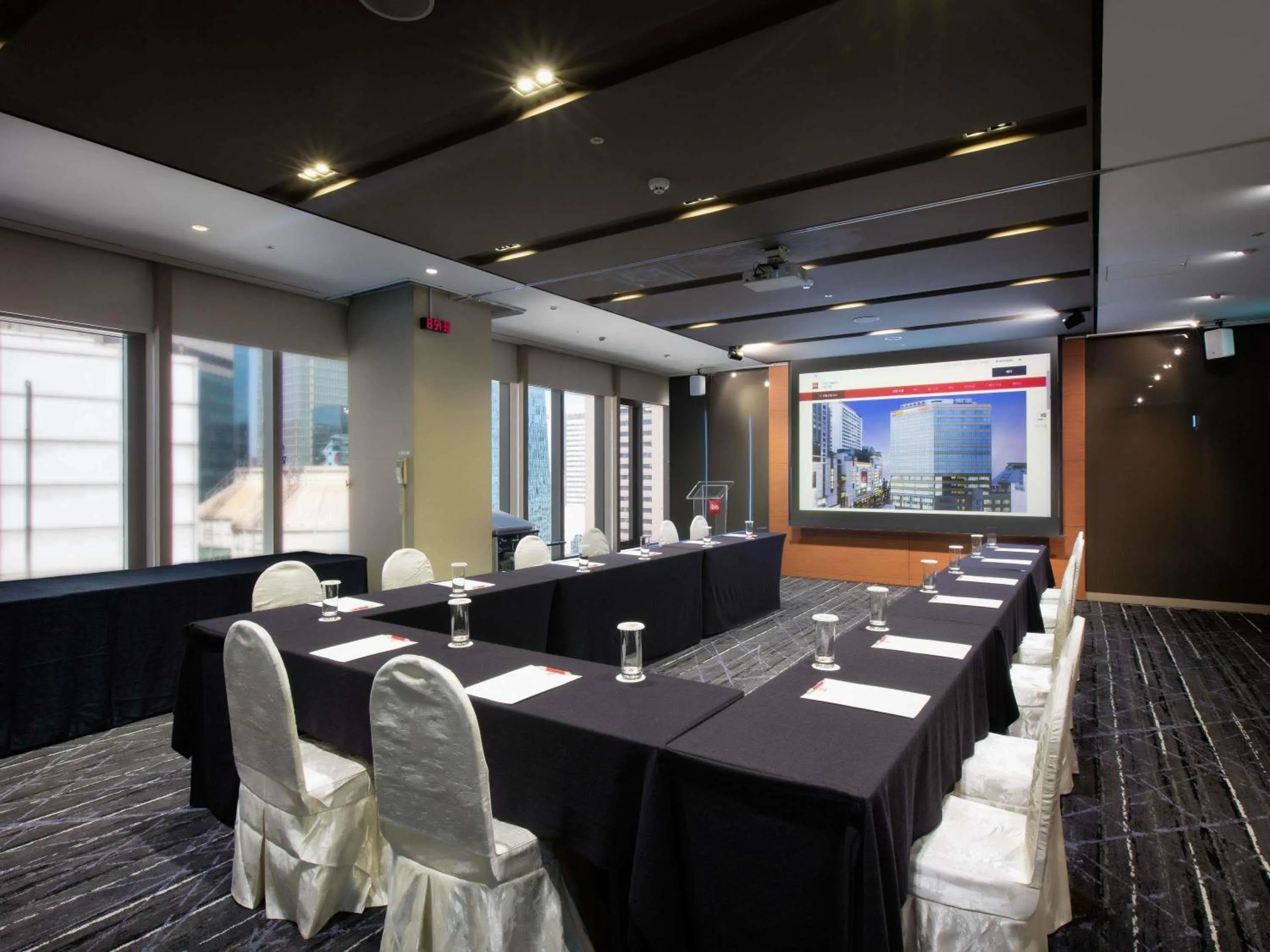 Meeting/conference room in Ibis Ambassador Myeongdong