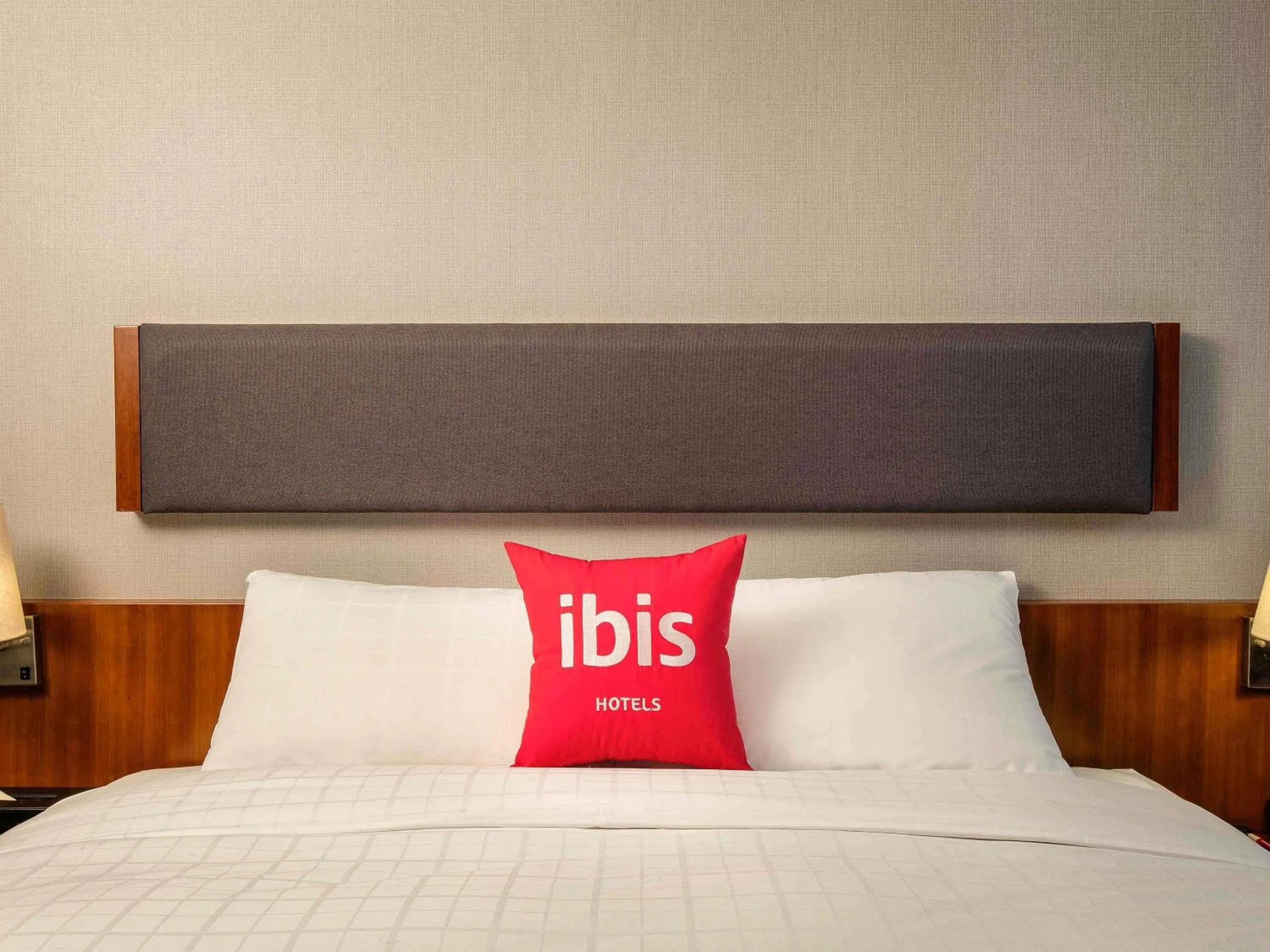Property building, Bed in Ibis Ambassador Myeongdong