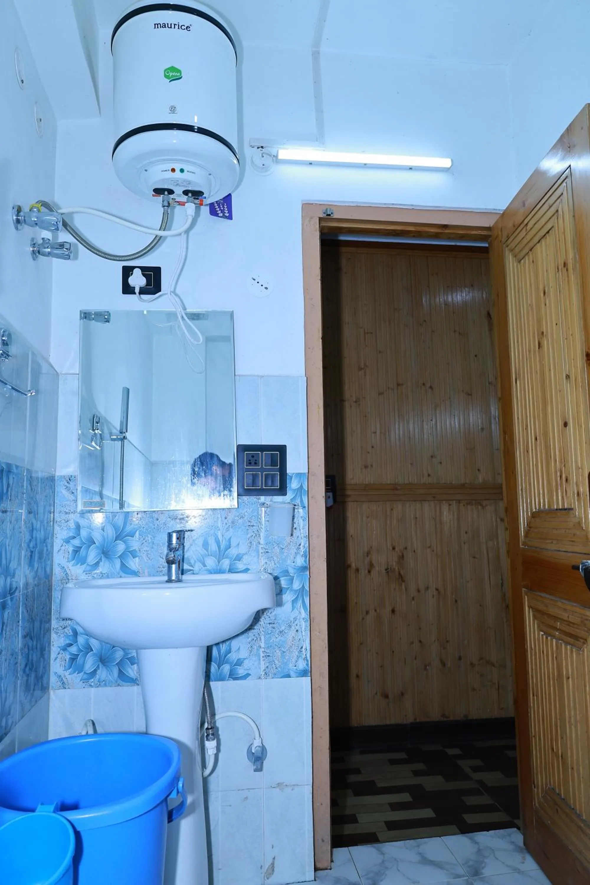 Bathroom in Sunset Lagoon Dalhousie