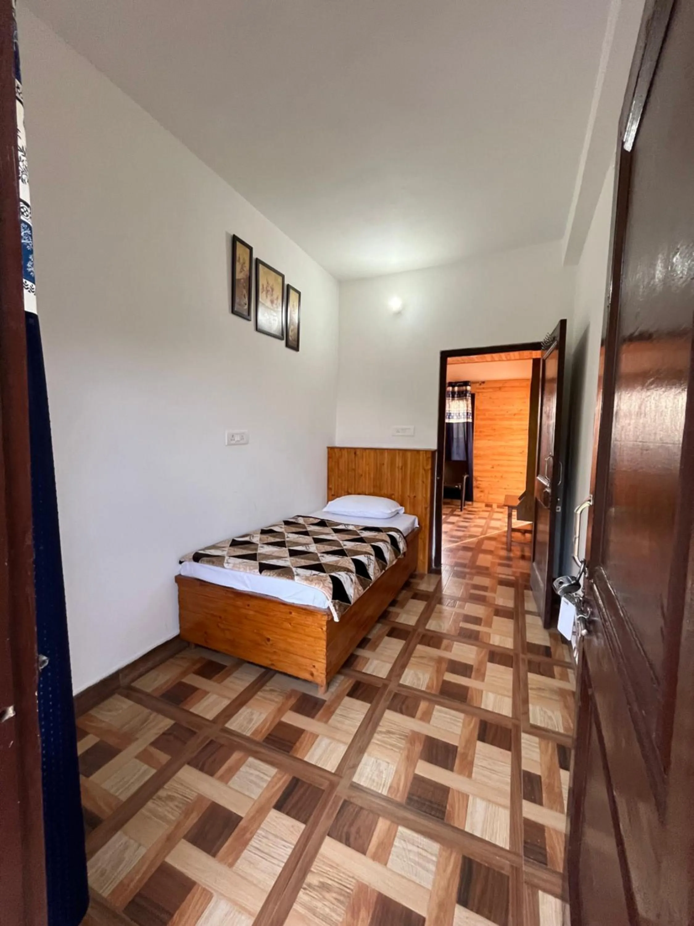 Bed in Sunset Lagoon Dalhousie