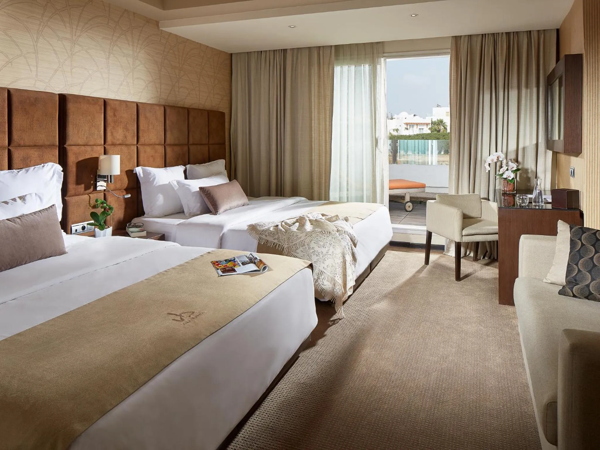 Deluxe Double or Twin Room in Villa Blanca Urban Hotel