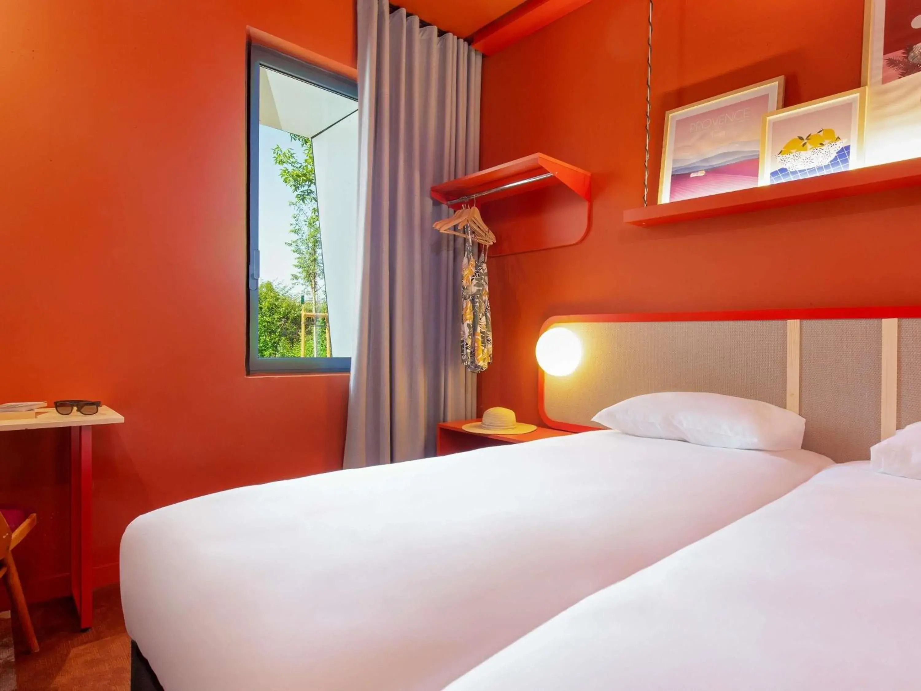 POP Room with Two Single Beds in greet hotel Salon de Provence POP Room with Two Single Beds in greet hotel Salon de Provence