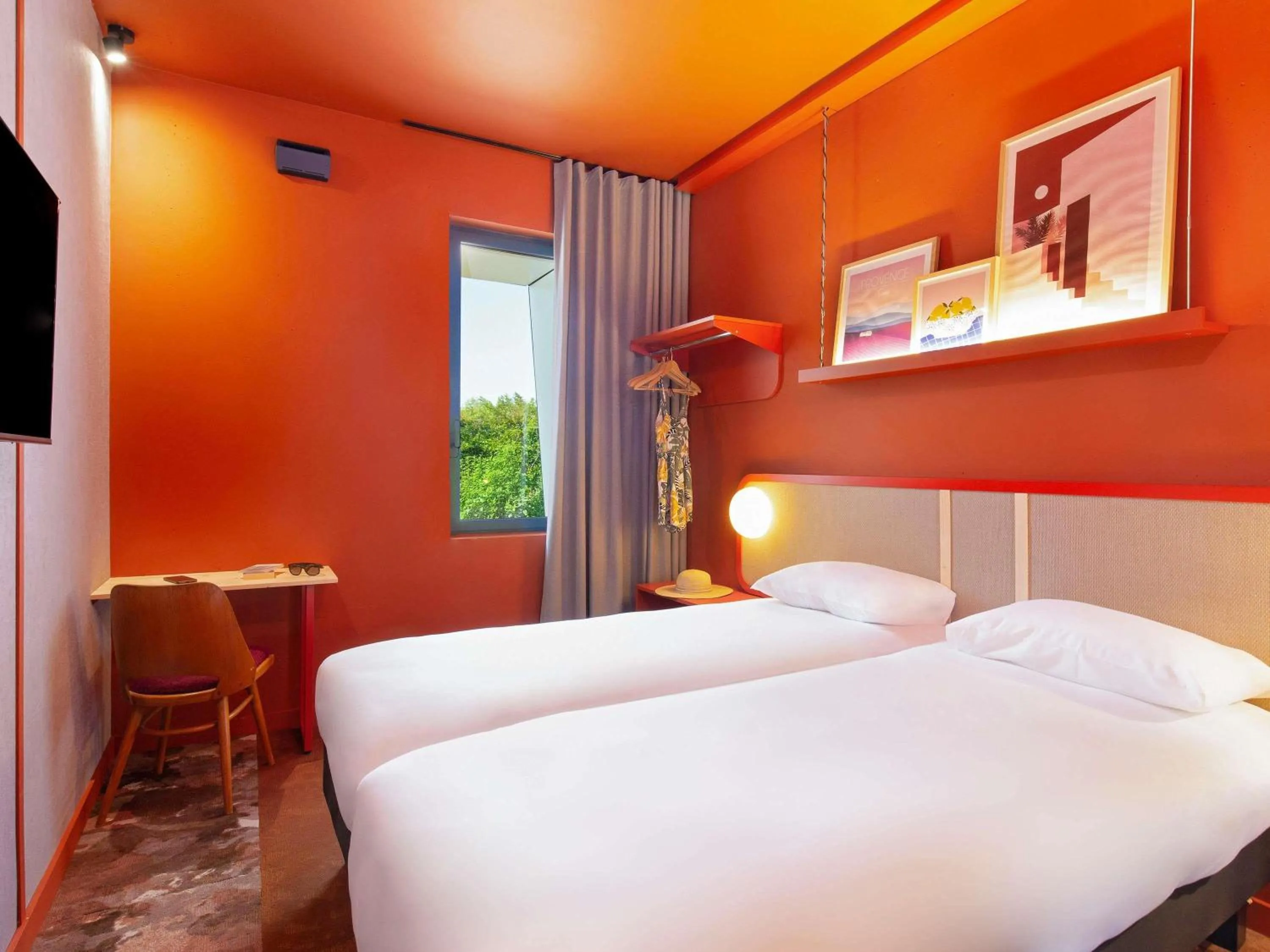 Bedroom, Bed in greet hotel Salon de Provence