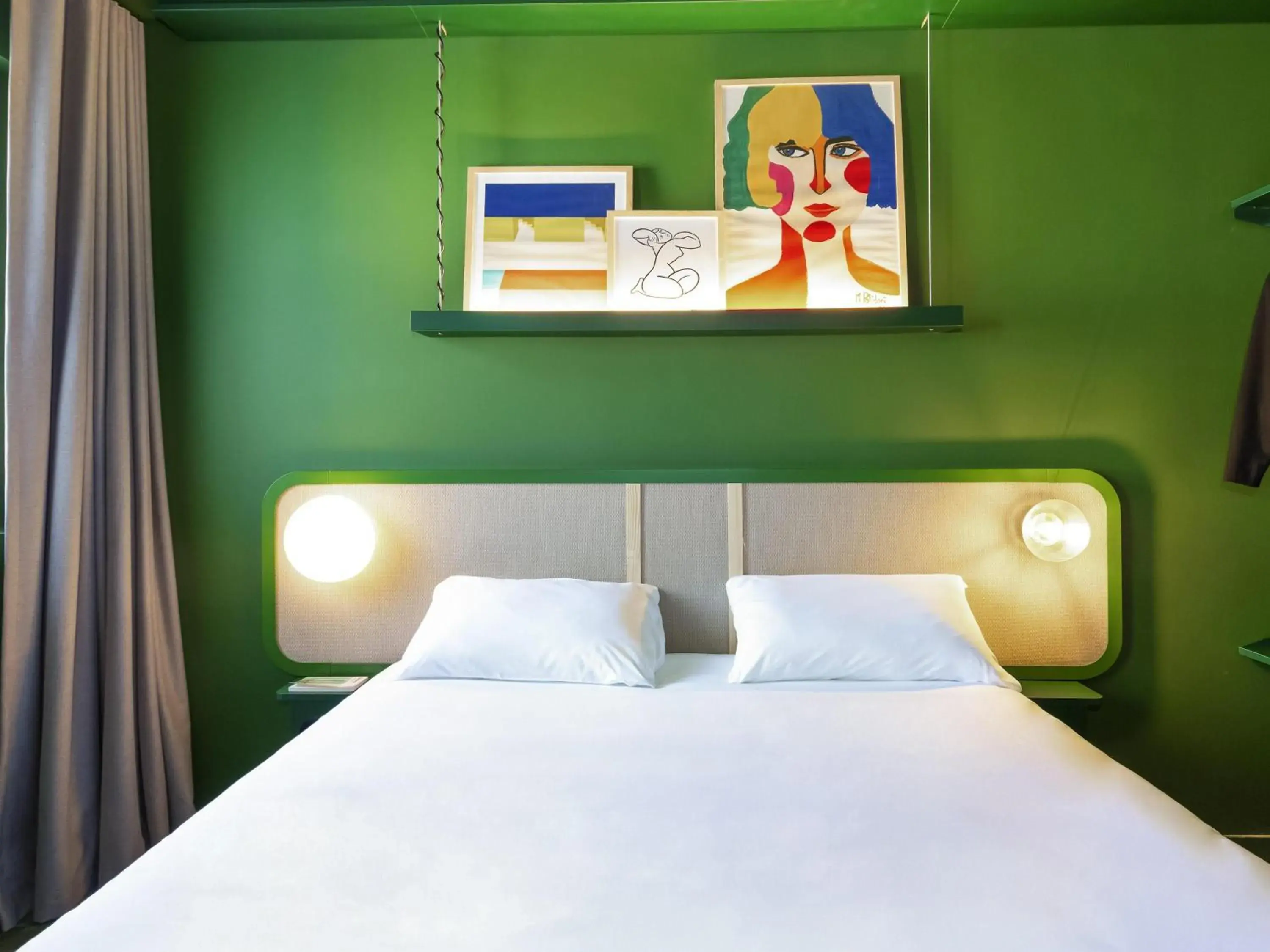 Bedroom, Bed in greet hotel Salon de Provence Bedroom, Bed in greet hotel Salon de Provence