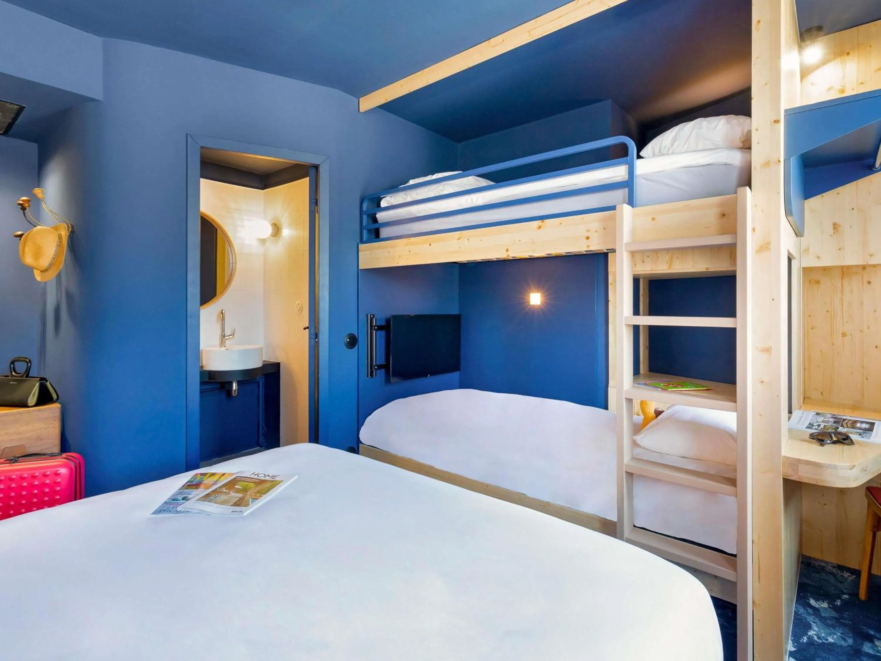 Bedroom, Bed in greet hotel Salon de Provence