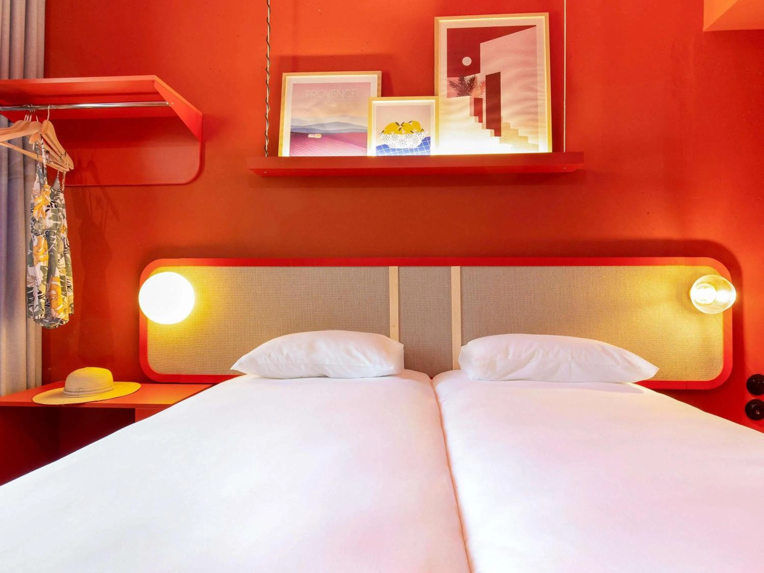 Bedroom, Bed in ibis Styles Salon de Provence