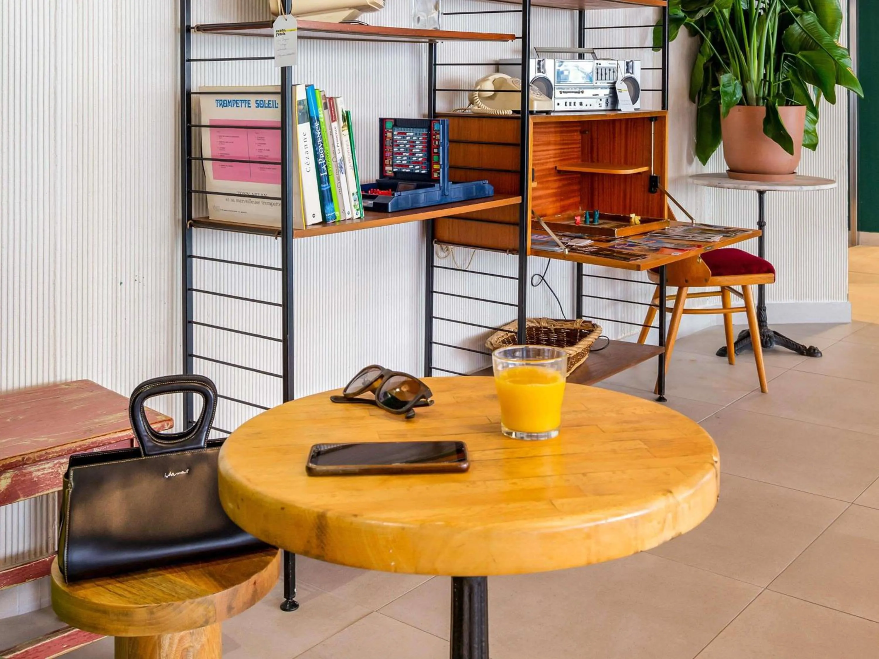 Property building in greet hotel Salon de Provence