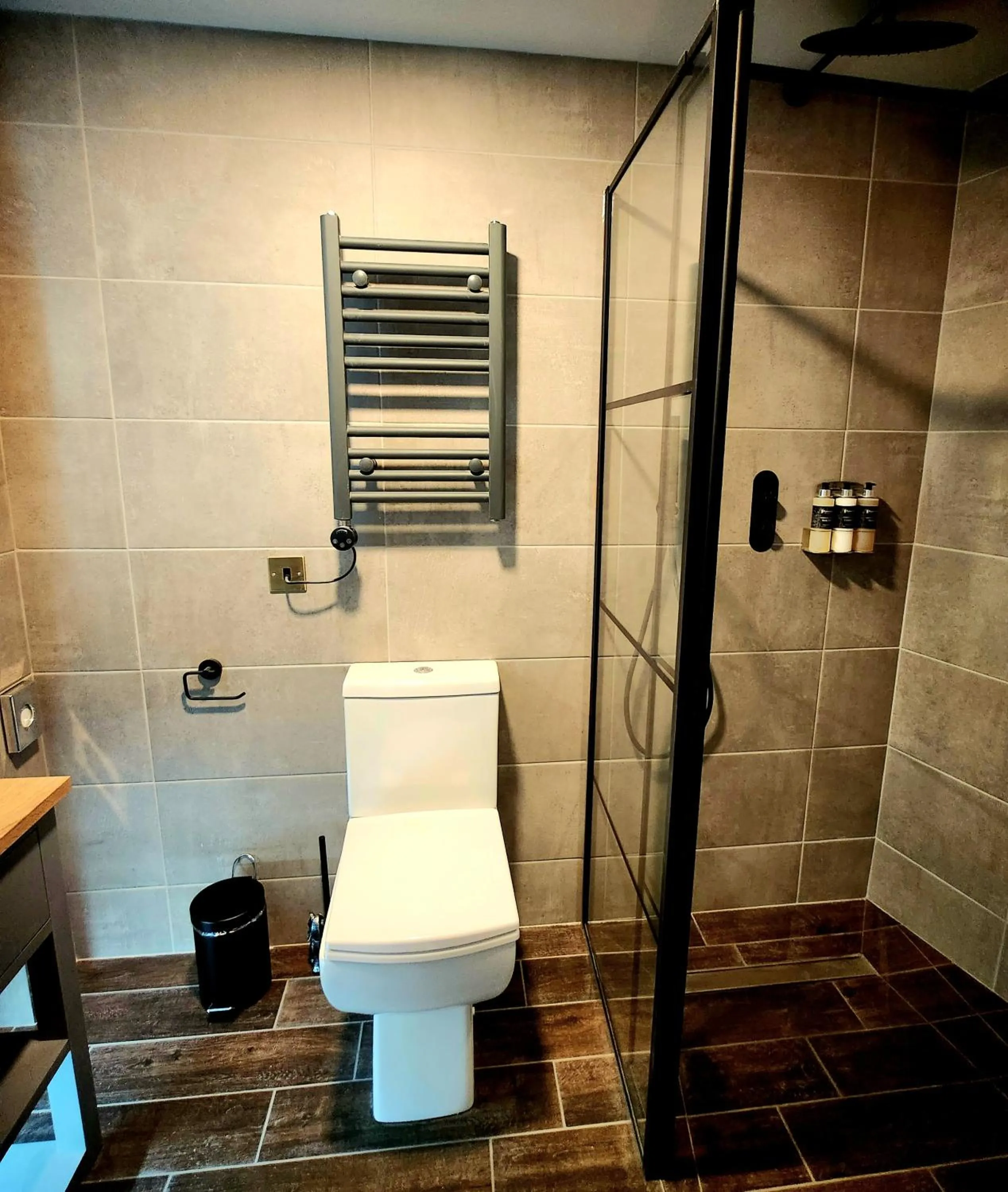 Shower in Pinnacle Suites Hotel