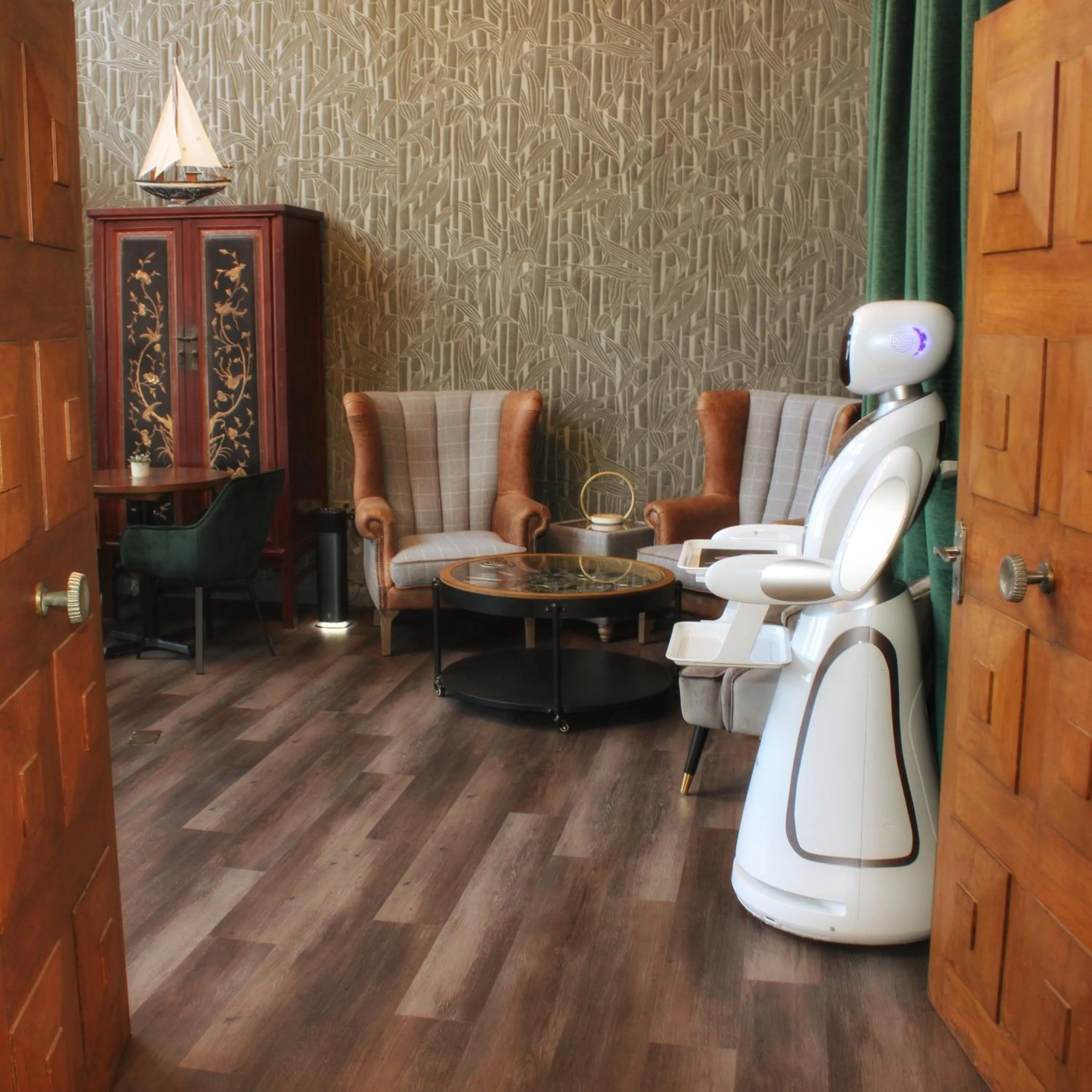 Lounge or bar in Pinnacle Suites Hotel