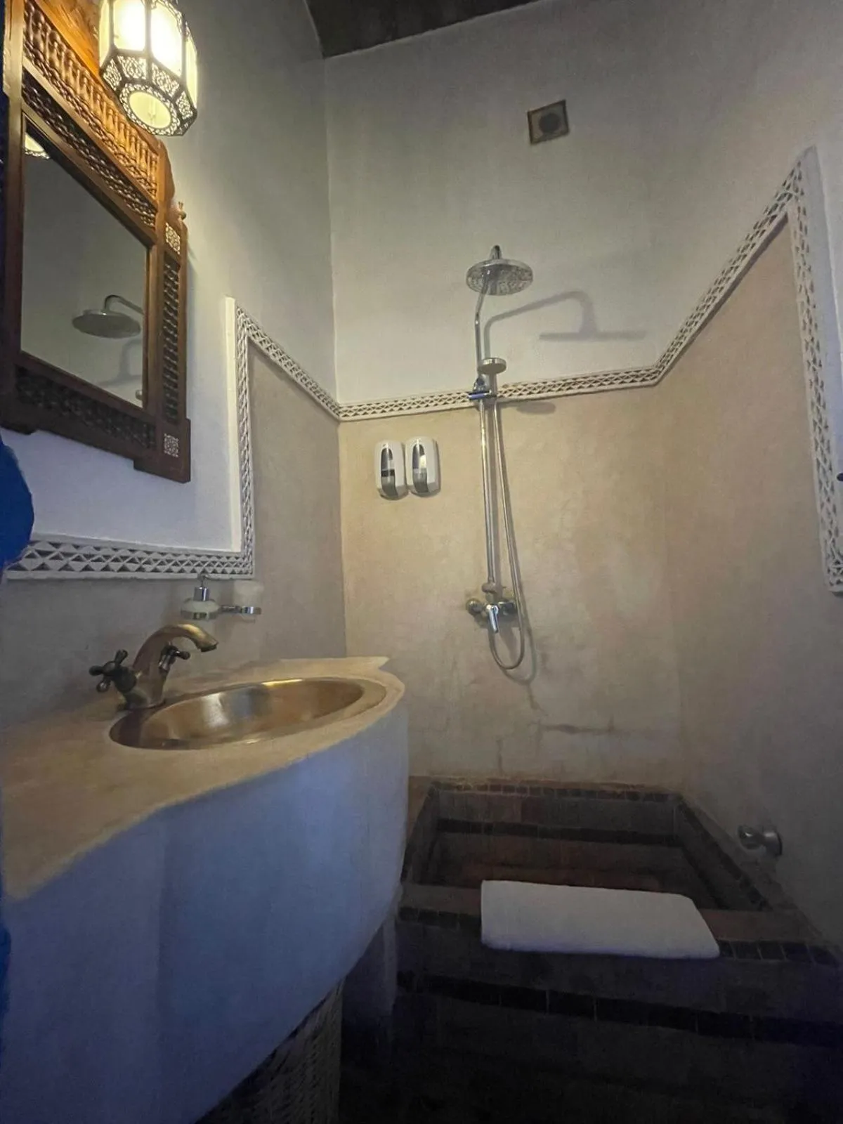 Shower in Riad Fes Baraka & SPA