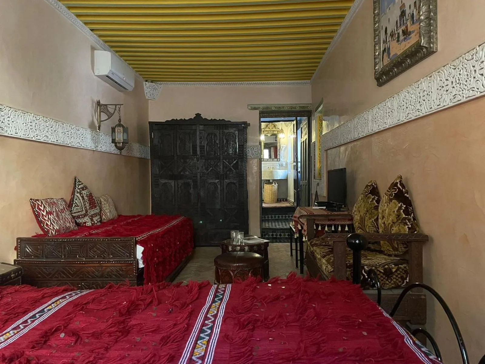 Bed in Riad Fes Baraka & SPA