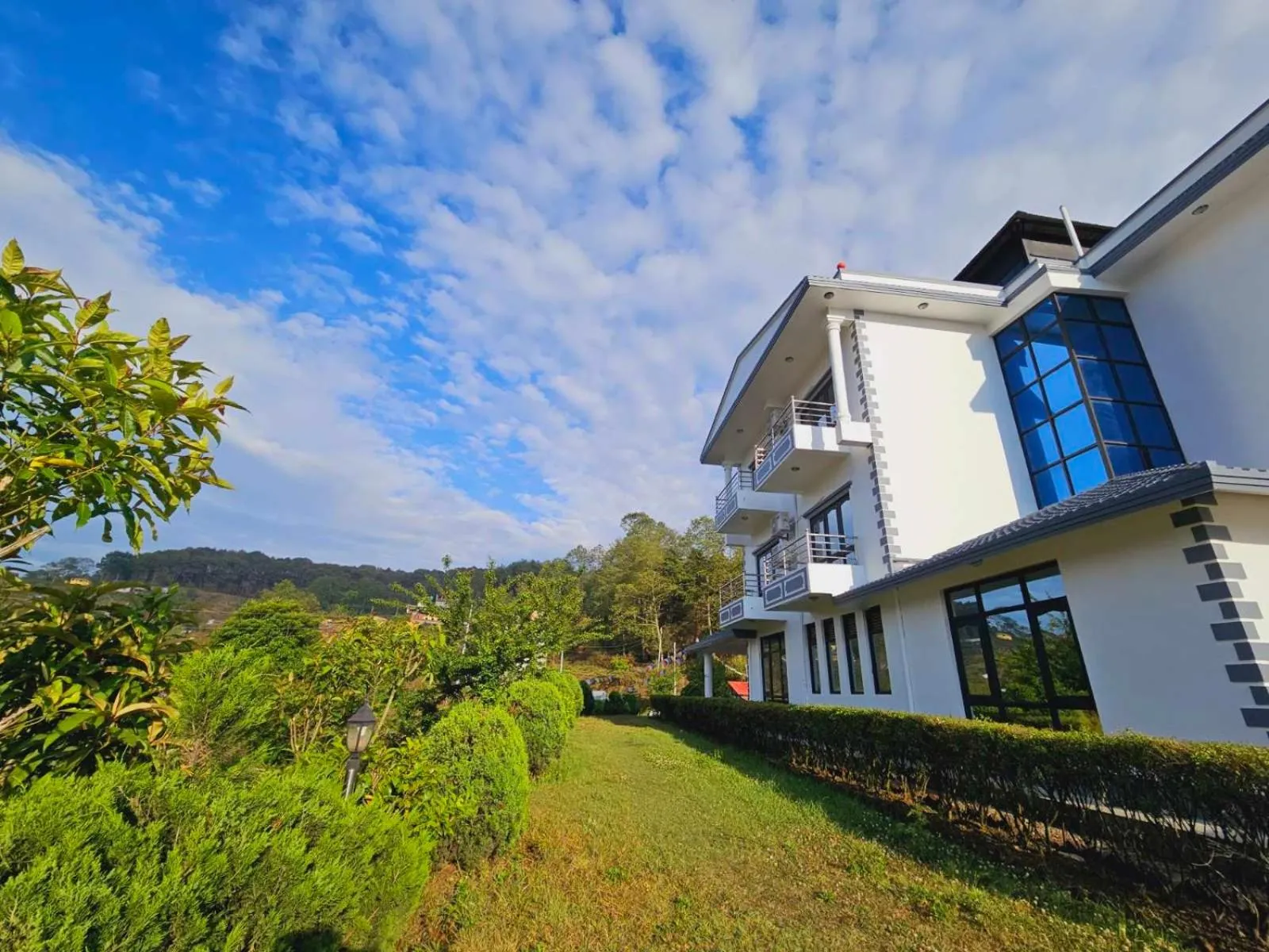 Property building in Hotell Hill Crown