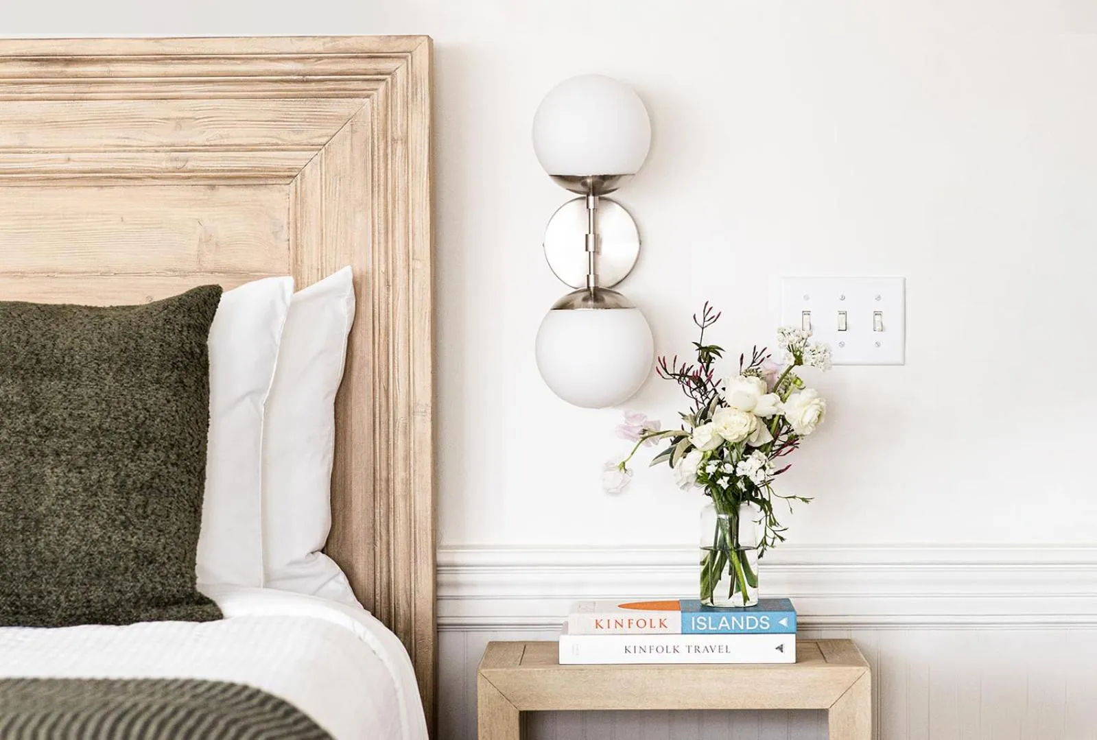 Bed in Outlook Inn on Orcas Island