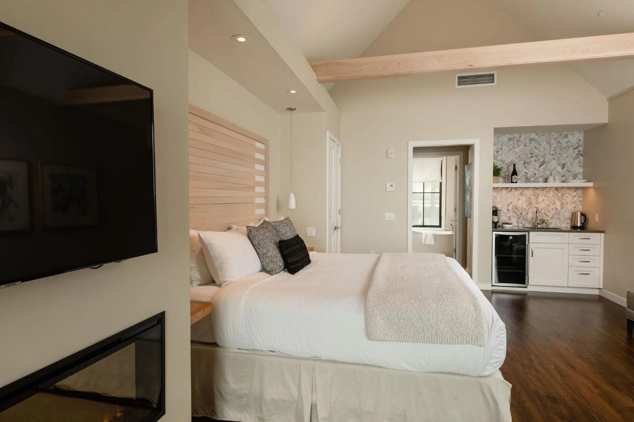 Bed in Outlook Inn on Orcas Island