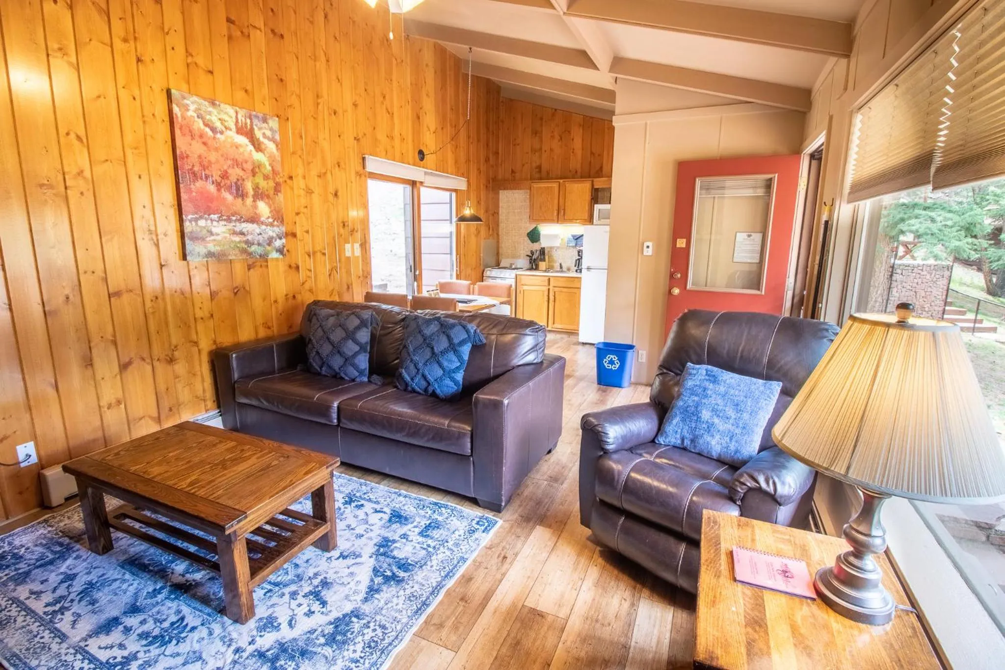 Living room in Castle Mountain Lodge