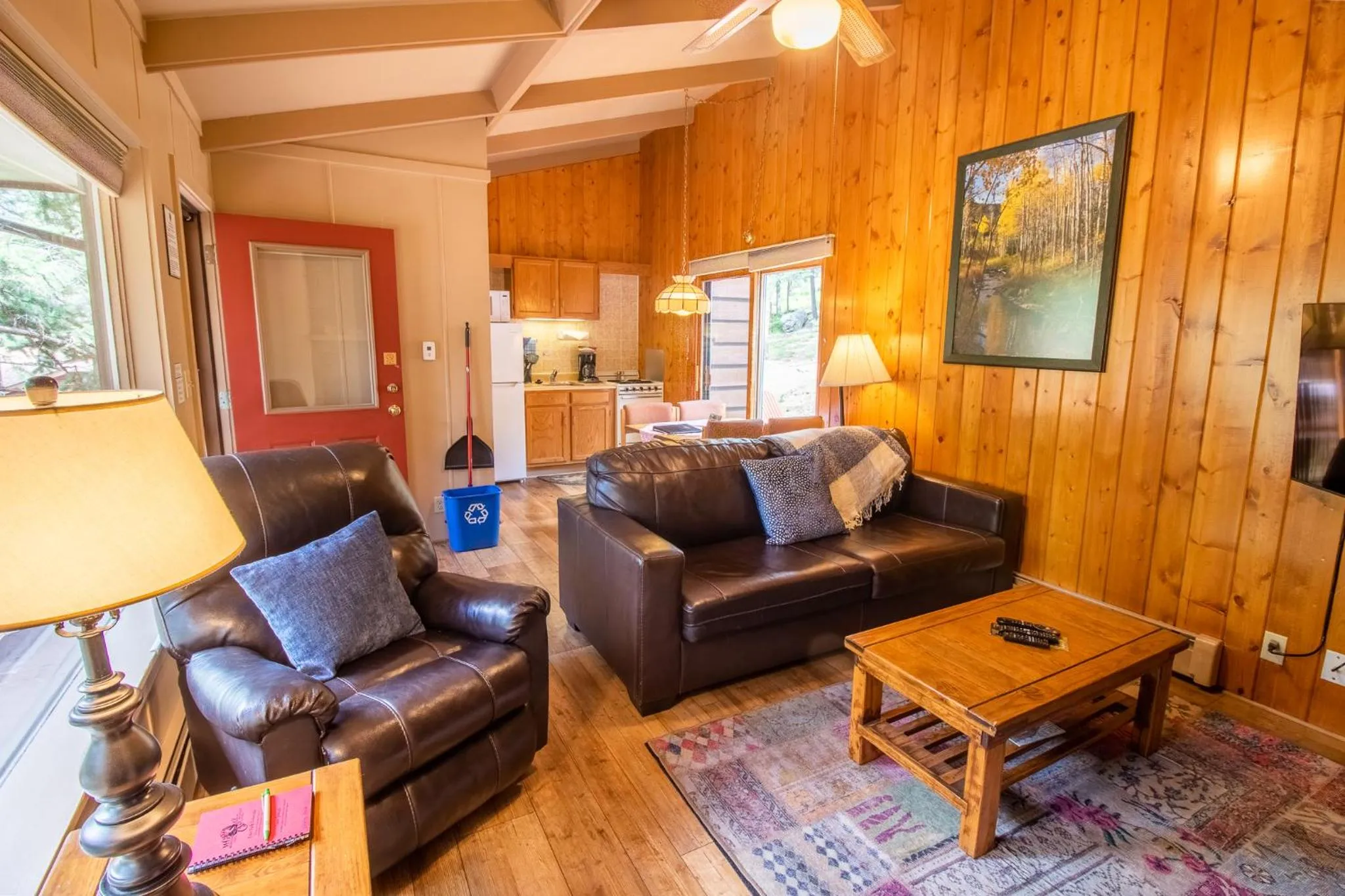 Living room in Castle Mountain Lodge