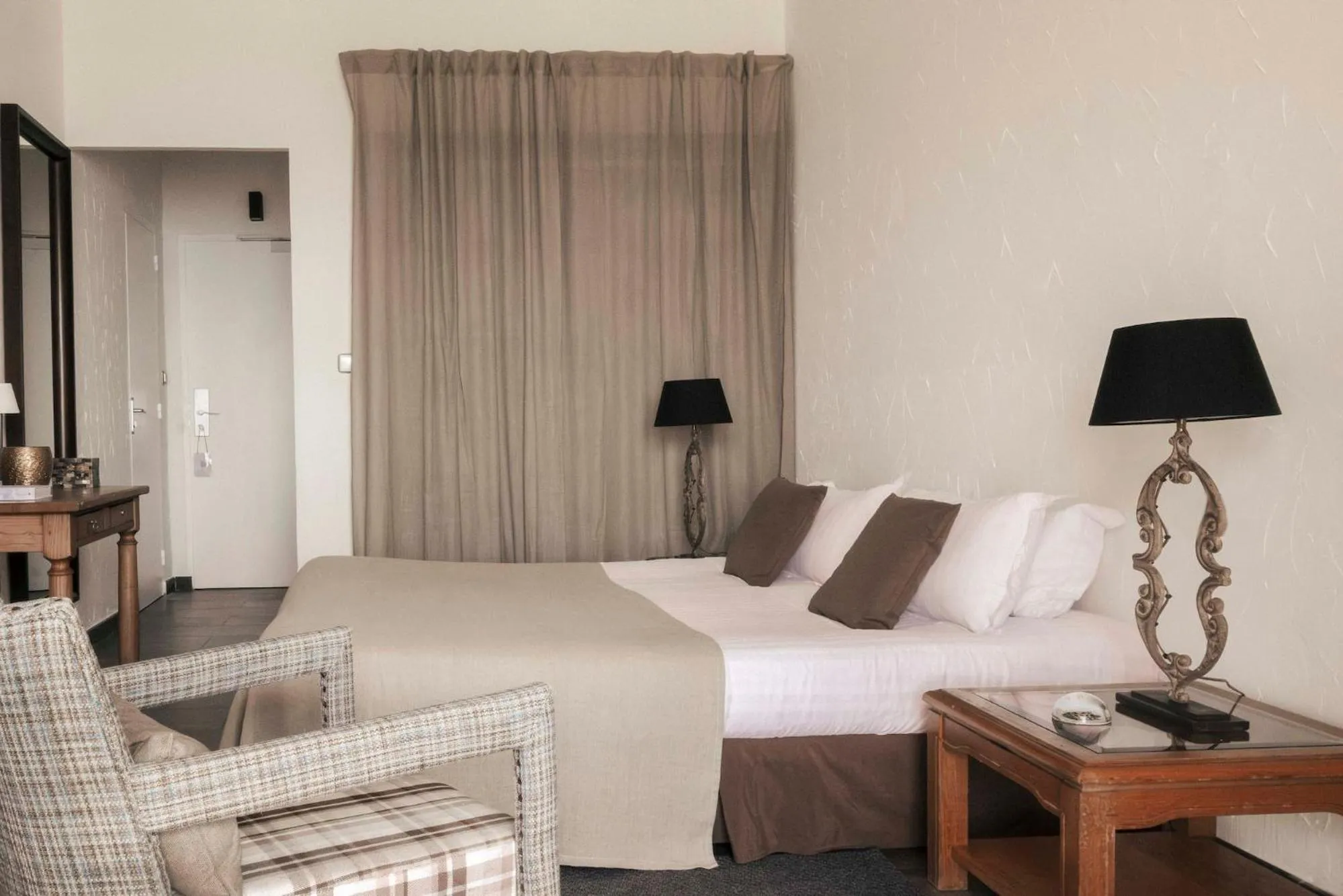 Bed in Surplage Hôtel Cavalière