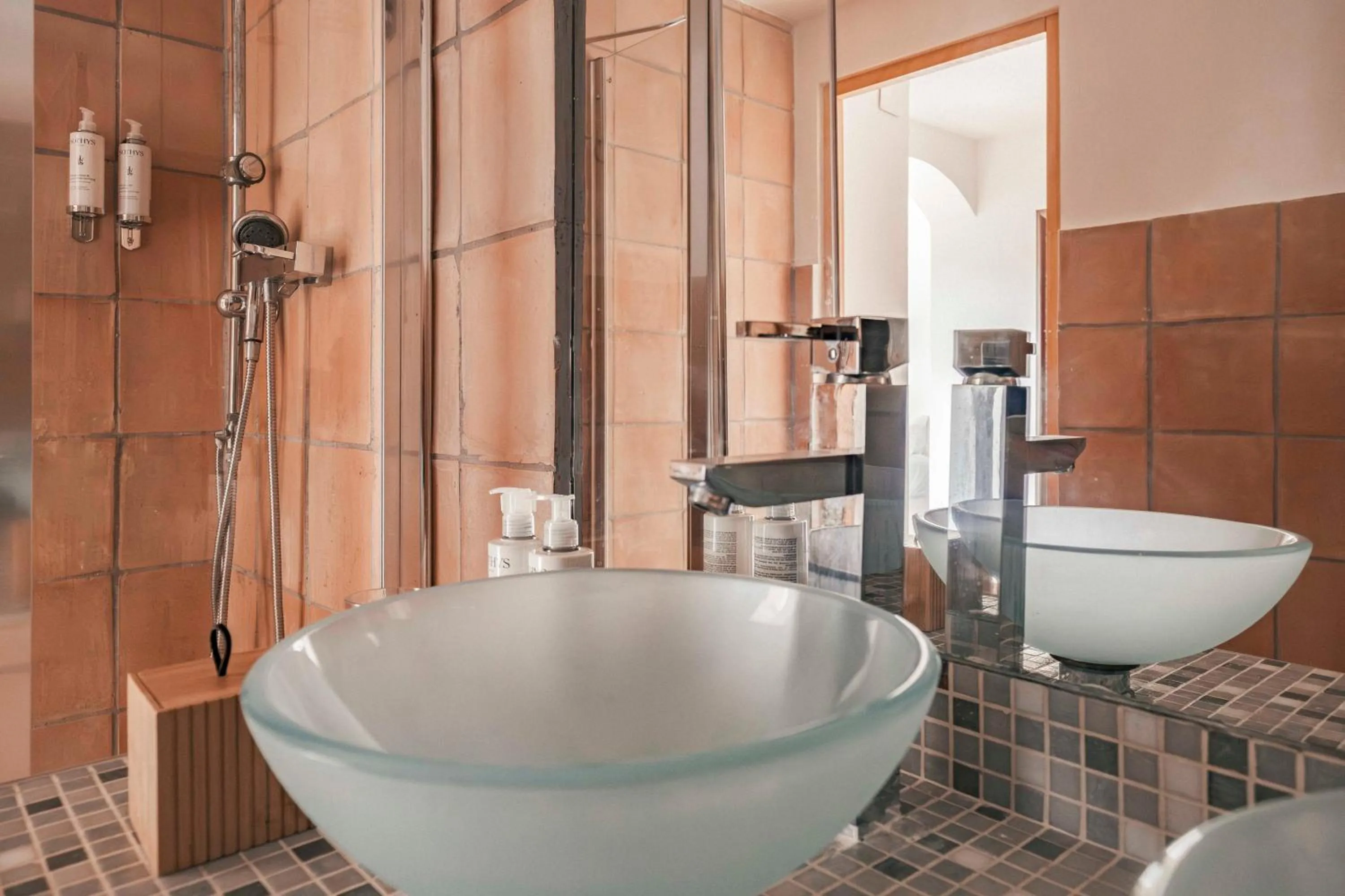 Bathroom in Surplage Hôtel Cavalière