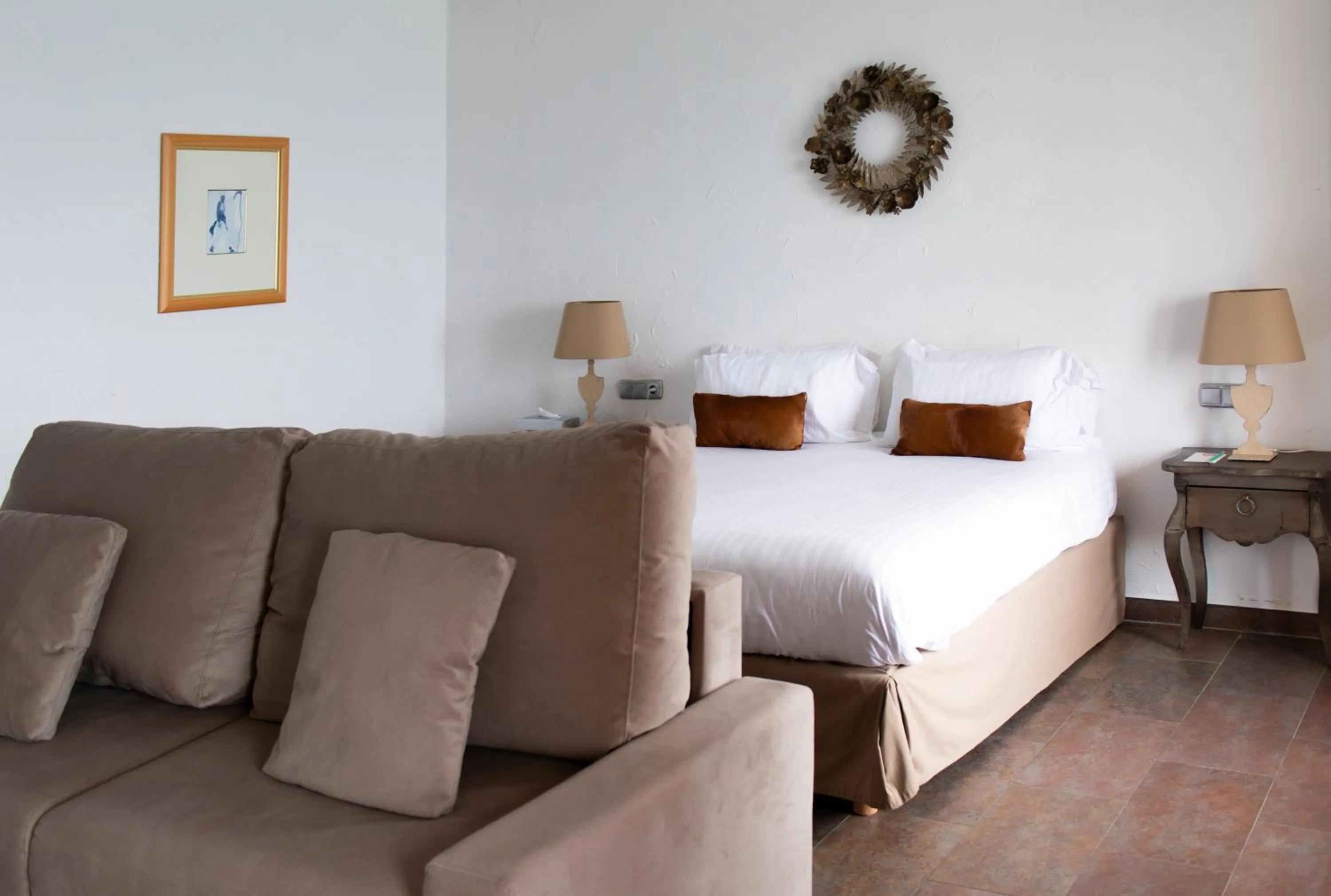 Photo of the whole room in Surplage Hôtel Cavalière