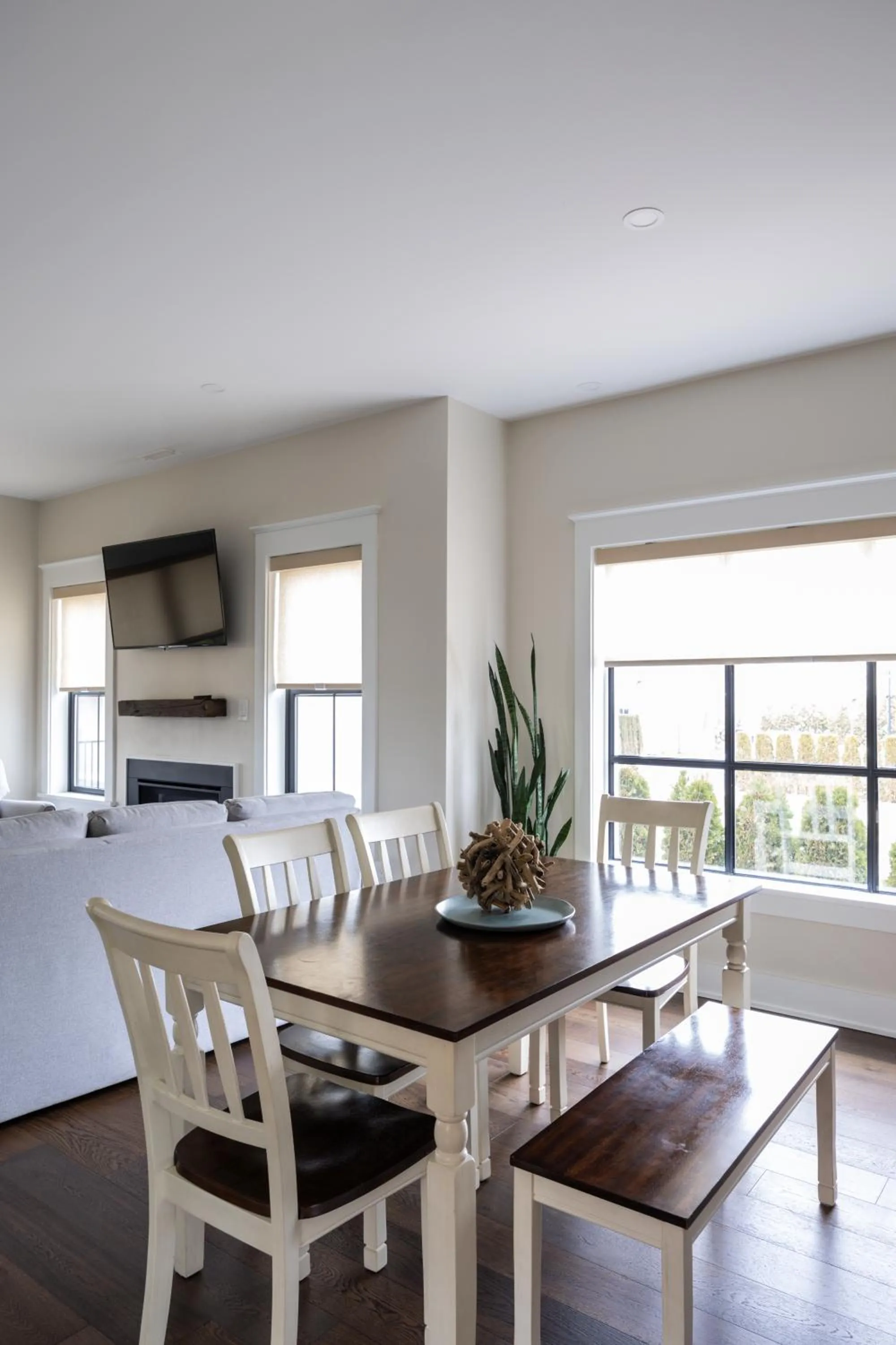 Dining area in The Hen Houses