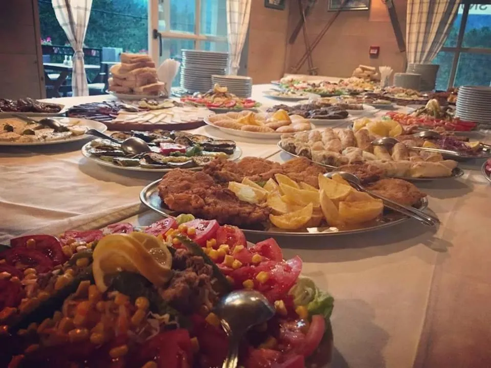 Food in Hotel Snjezna kuca - Nature Park of Bosnia Herzegovina