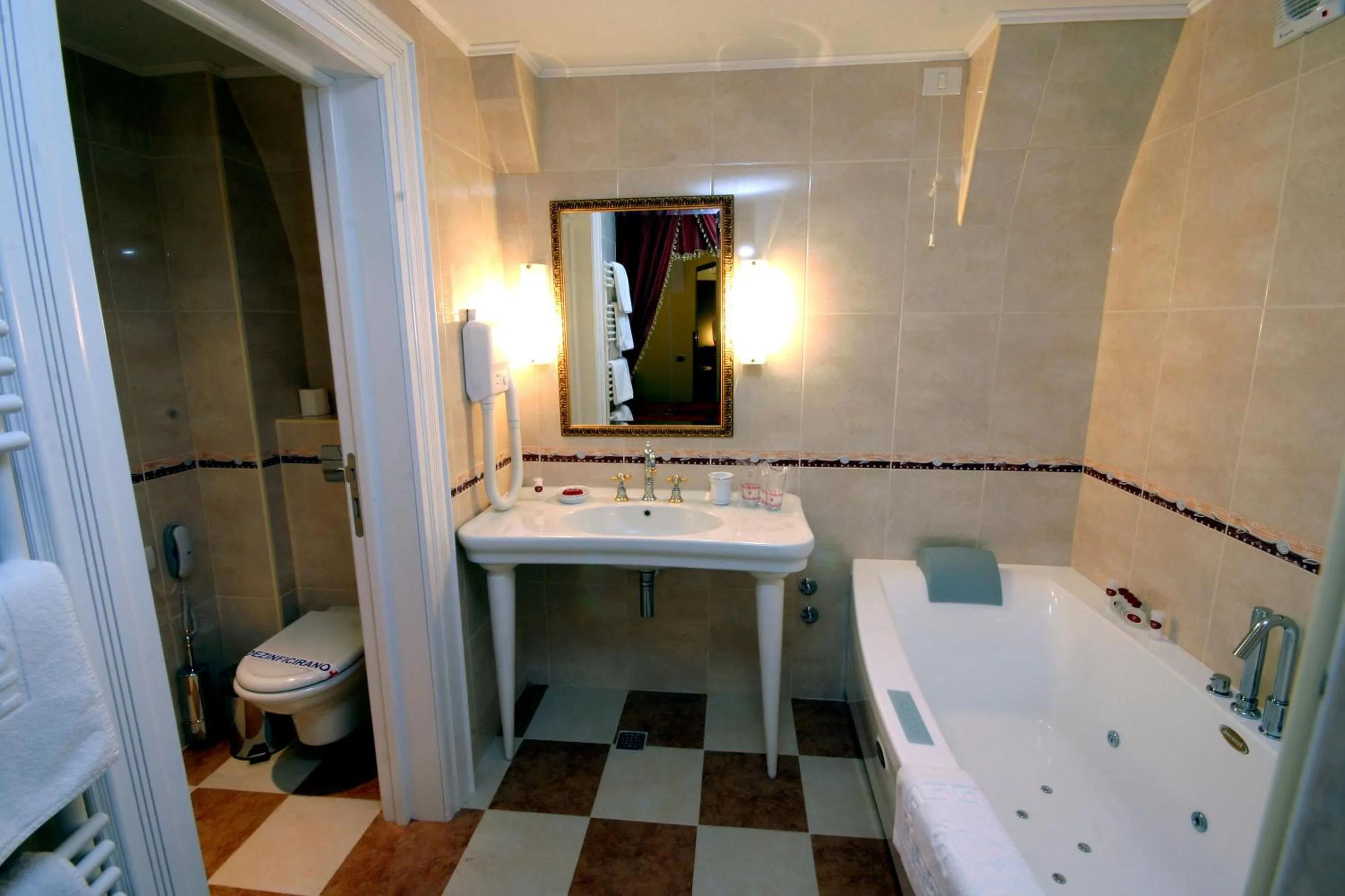 Bathroom in Hotel Leopold I
