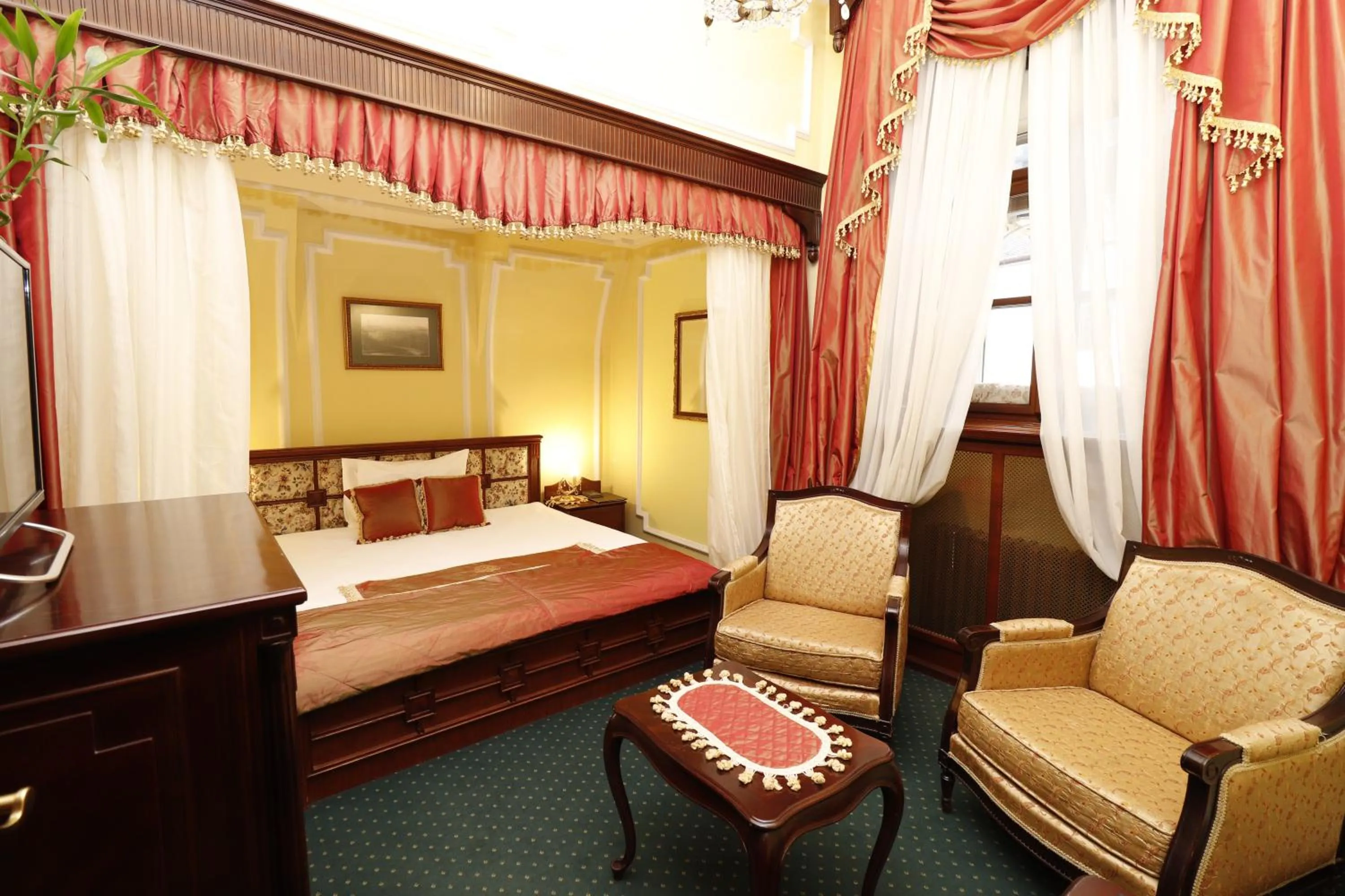 Bed in Hotel Leopold I