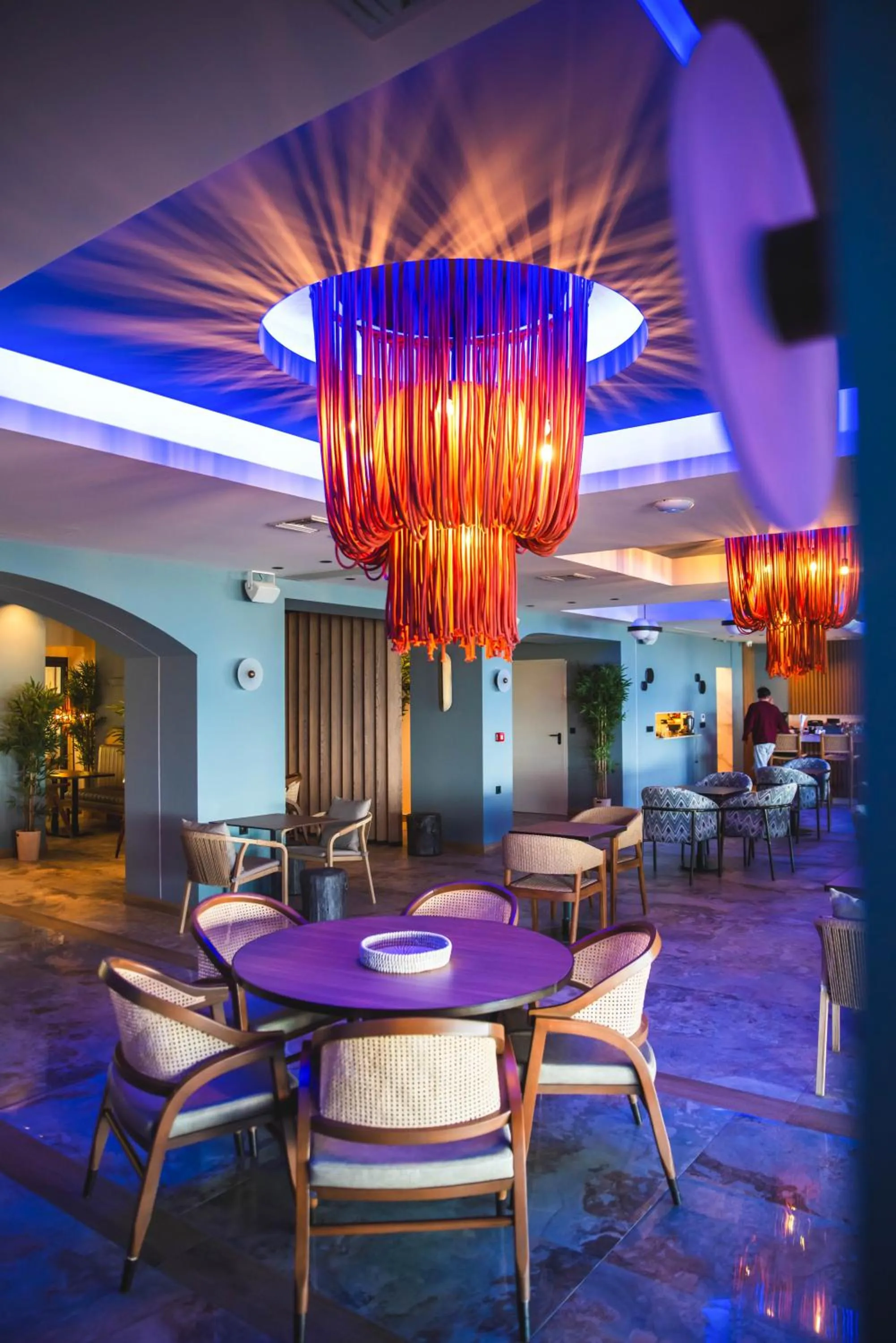 Restaurant/places to eat in AKTEON GIRNI