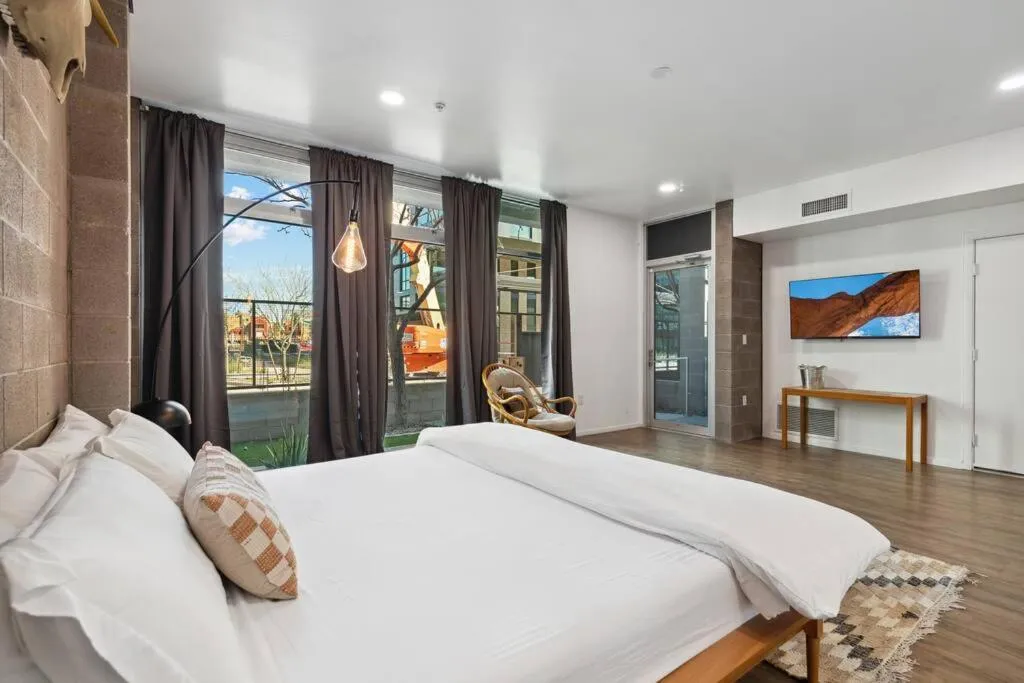 Bed in Tempe Lofty Studios