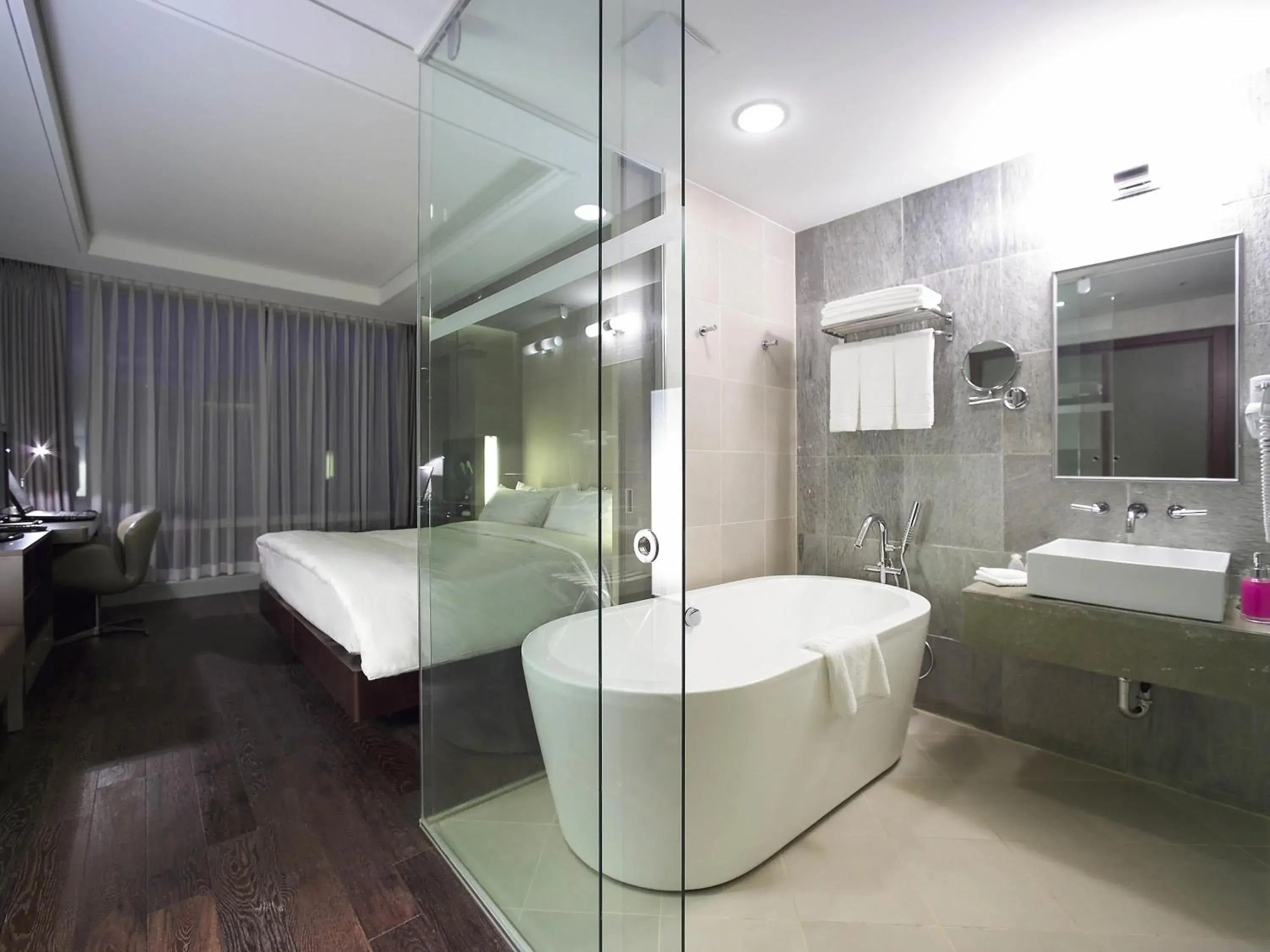 Bedroom in Grand Mercure Ambassador Changwon Bedroom in Grand Mercure Ambassador Changwon