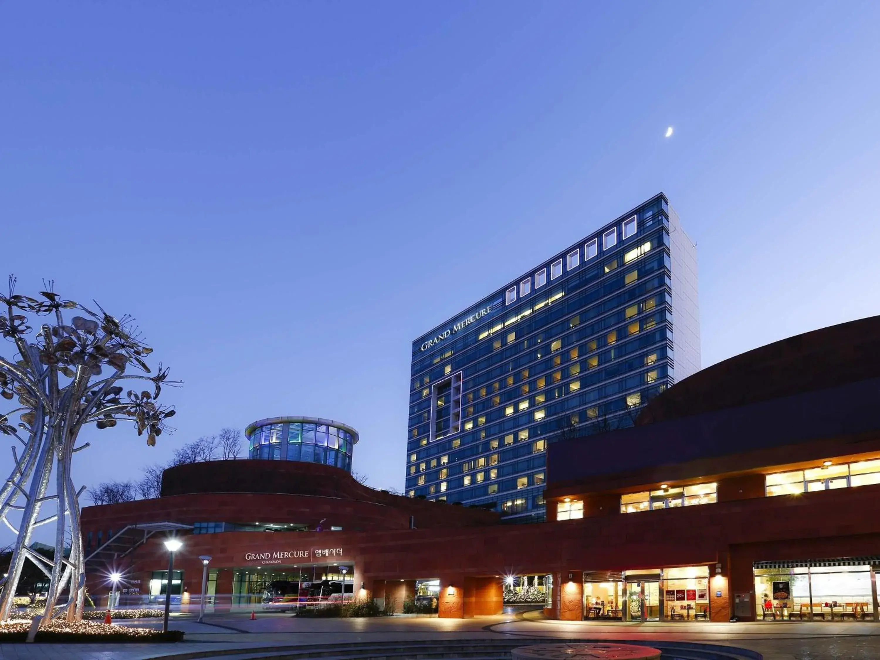 Property building in Grand Mercure Ambassador Changwon Property building in Grand Mercure Ambassador Changwon