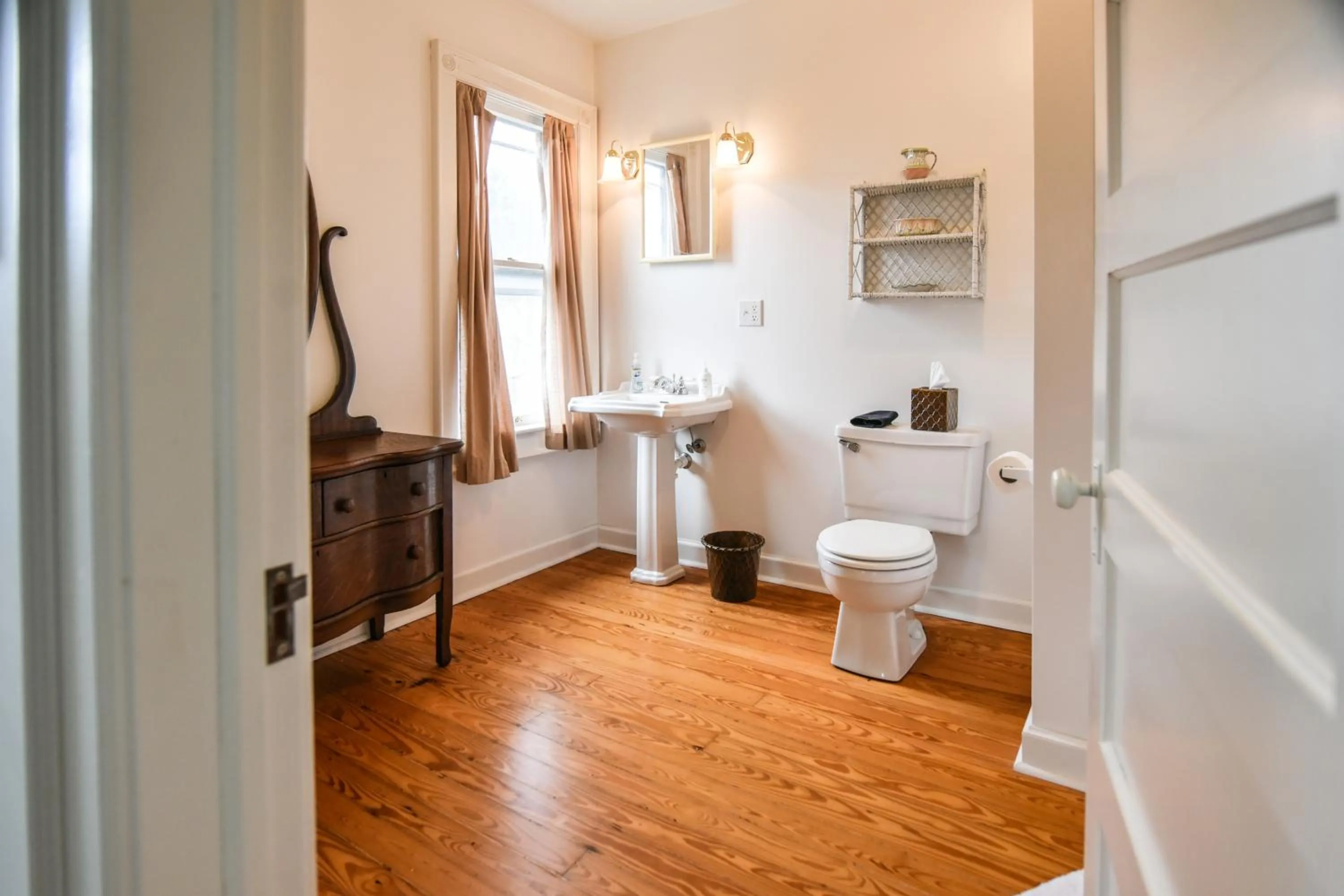 Bathroom in Love Lane Bed & Breakfast